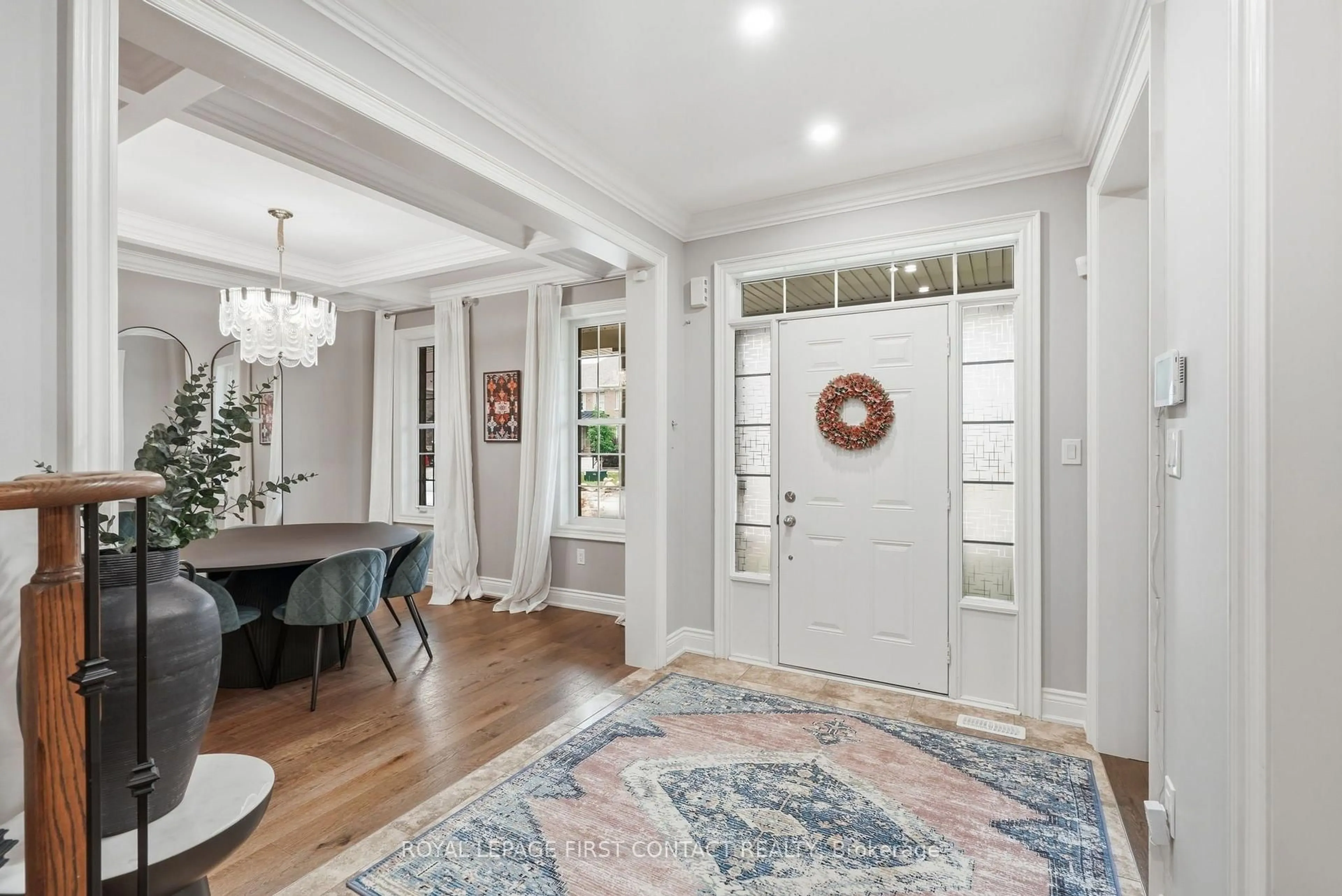 Indoor entryway for 81 Trail Blvd, Springwater Ontario L9X 0S5