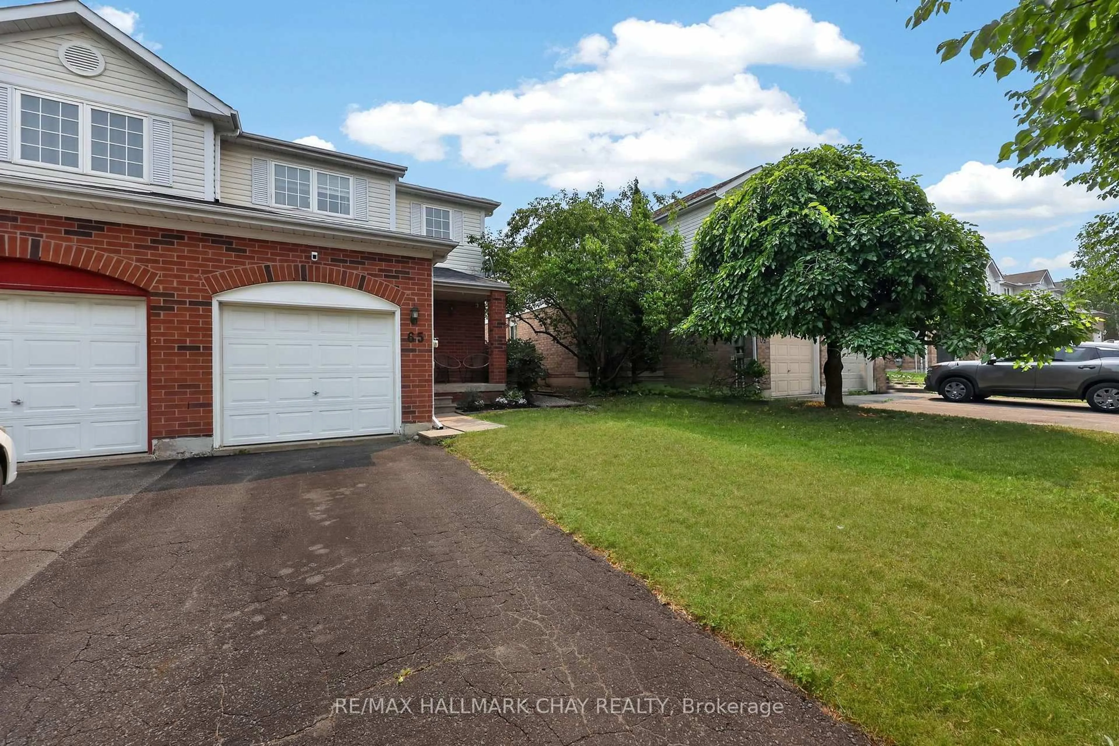 A pic from outside/outdoor area/front of a property/back of a property/a pic from drone, street for 65 Pickett Cres, Barrie Ontario L4N 8C1