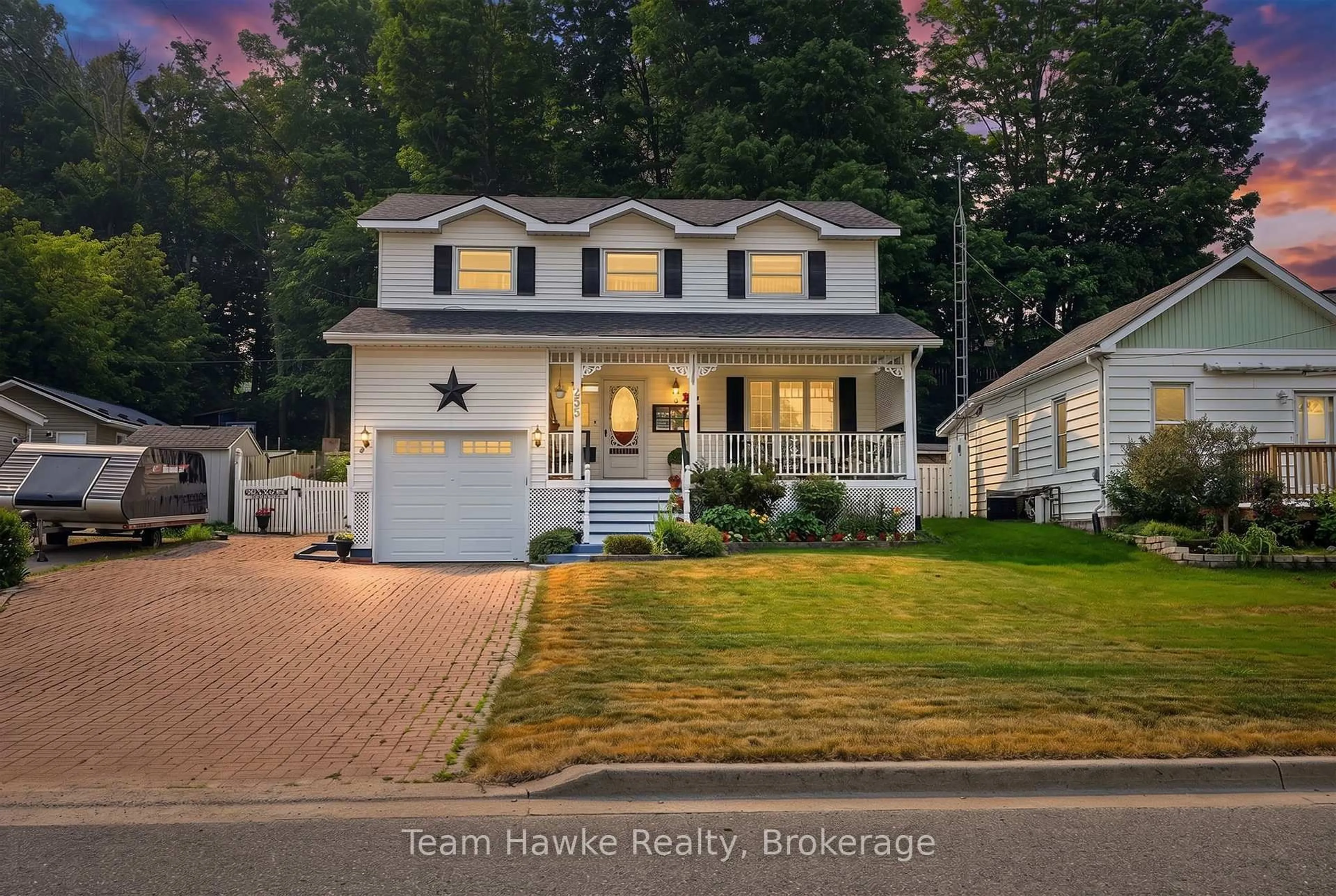 Home with vinyl exterior material, street for 255 Hanly St, Midland Ontario L4R 2N8