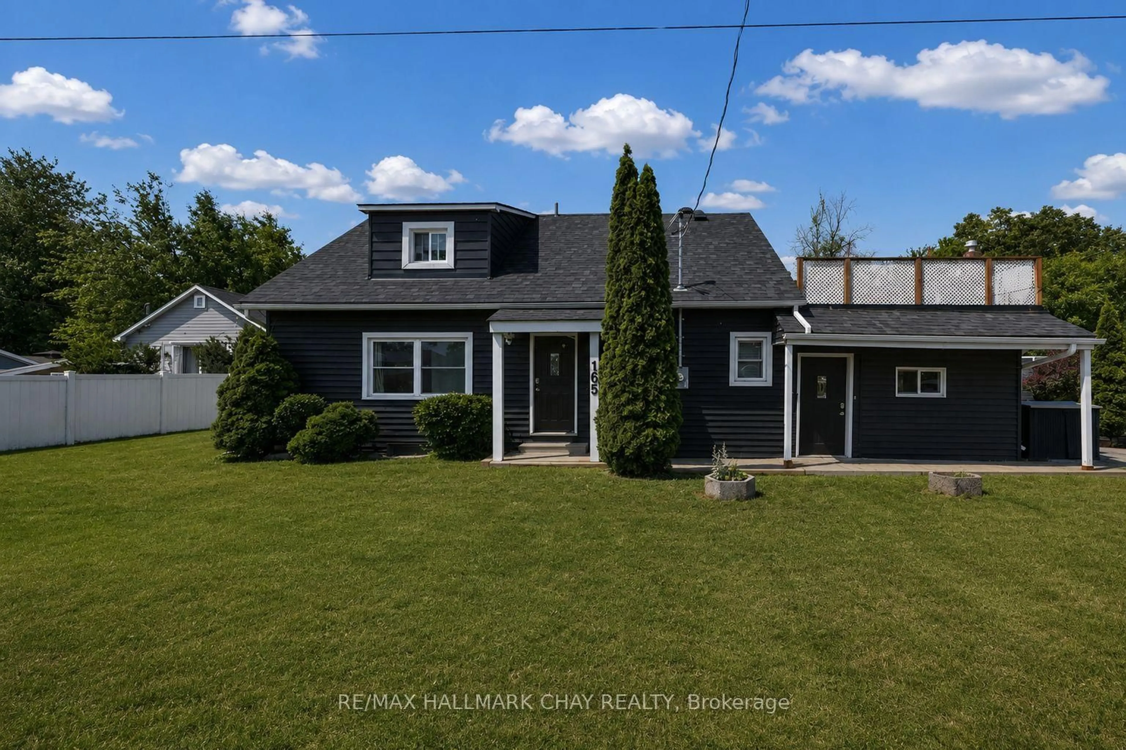 A pic from outside/outdoor area/front of a property/back of a property/a pic from drone, street for 165 Cedar Island Rd, Orillia Ontario L3V 1S9