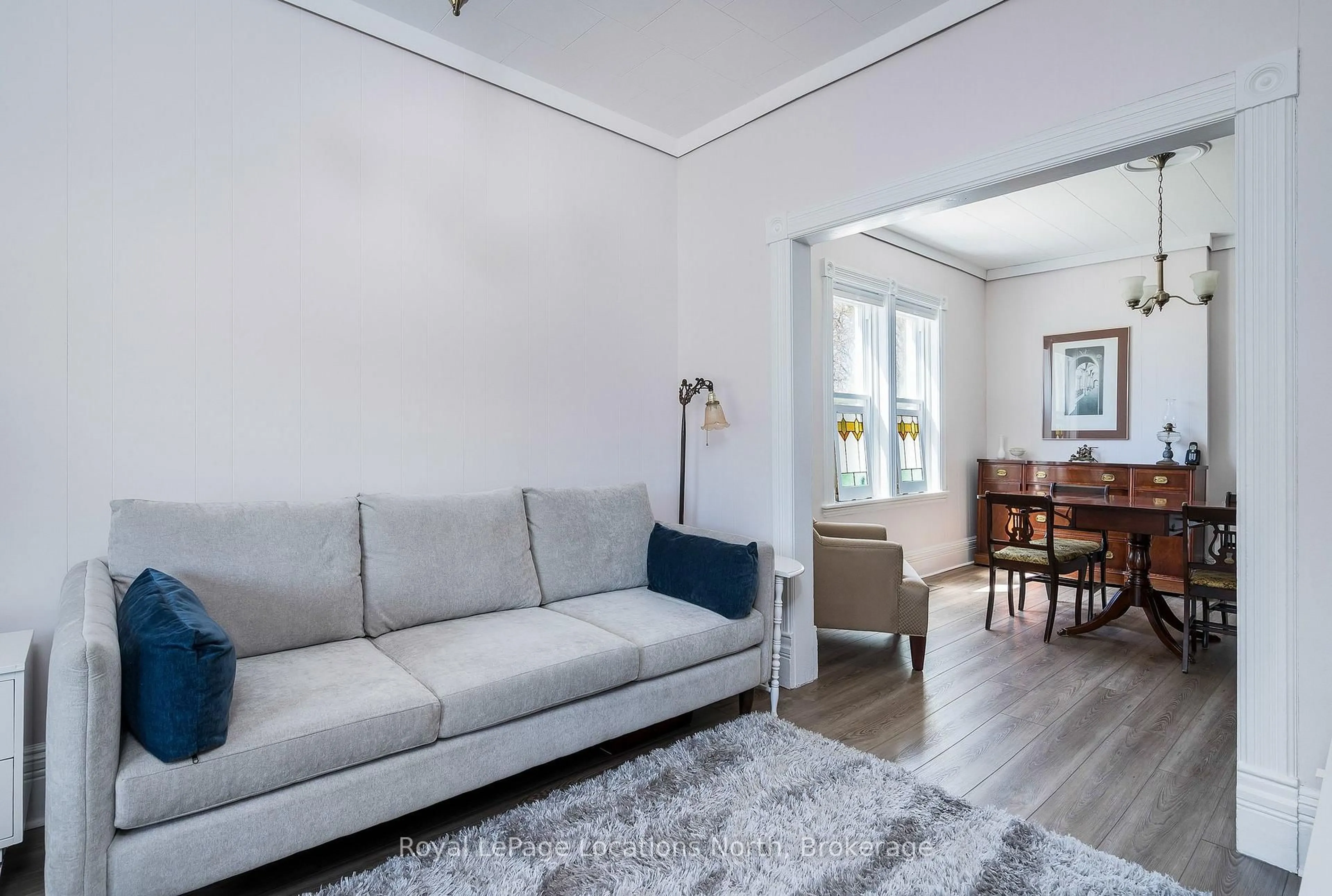 Living room with furniture, unknown for 317 Second St, Collingwood Ontario L9Y 1G7