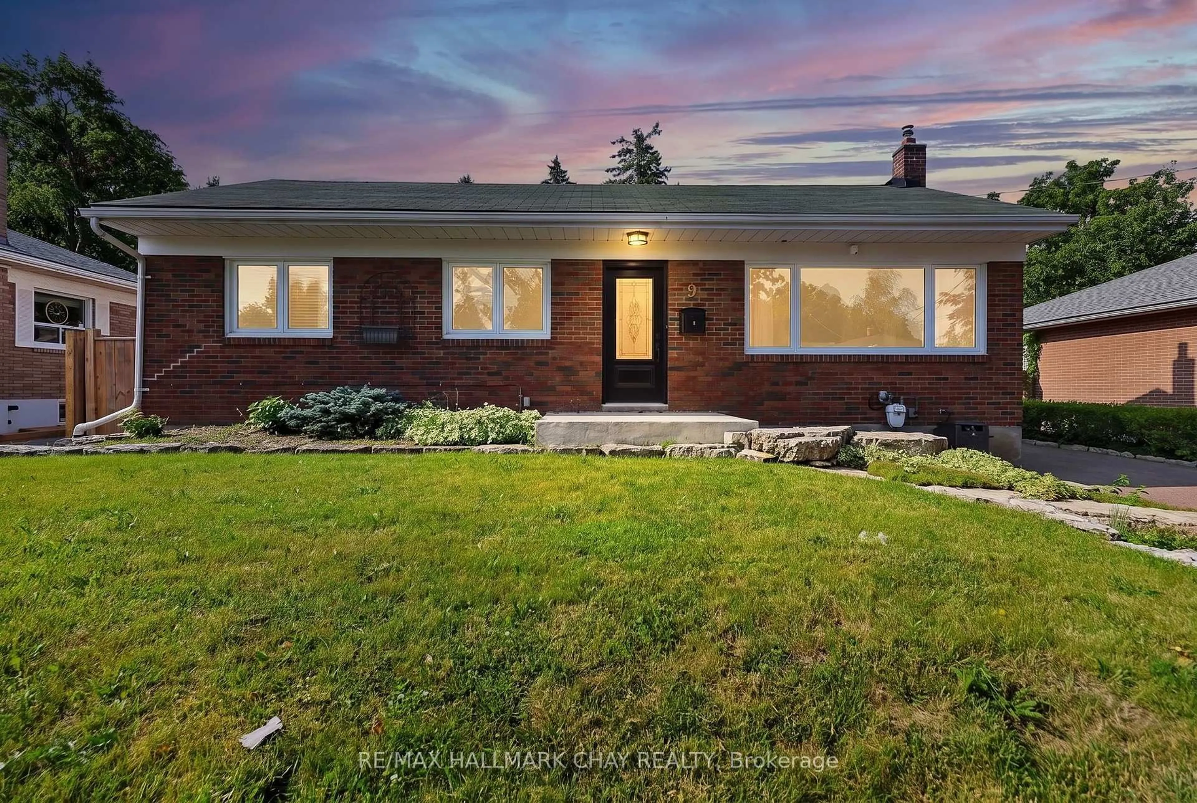 Home with brick exterior material, street for 9 Melrose Ave, Barrie Ontario L4M 2A5