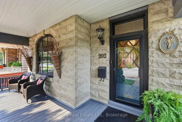 202 Pine St, Collingwood 4
