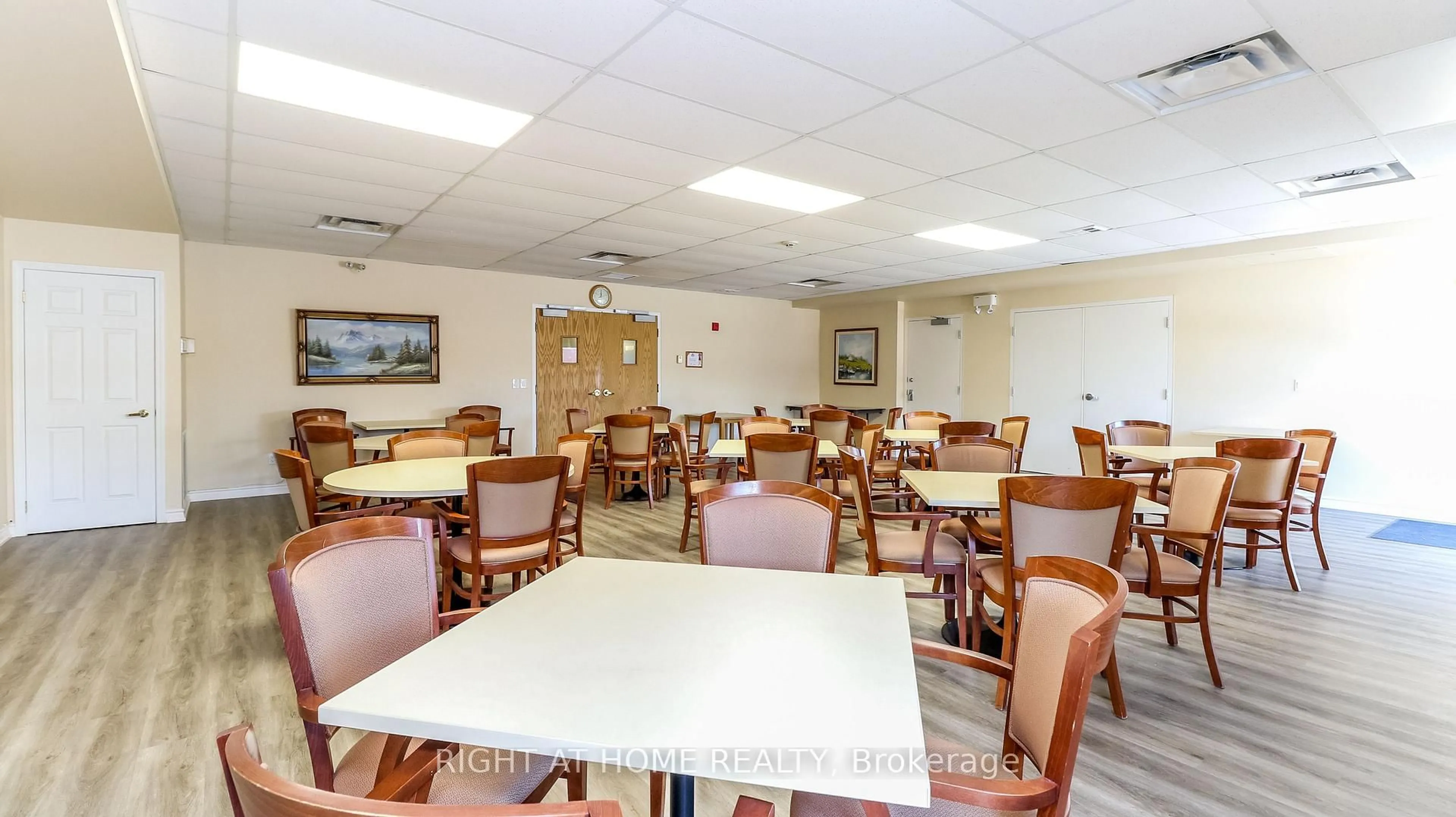 Dining room, unknown for 94 Dean Ave #404, Barrie Ontario L4N 0M3