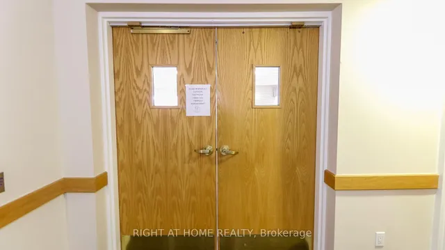 94 Dean Ave #404, Barrie 5
