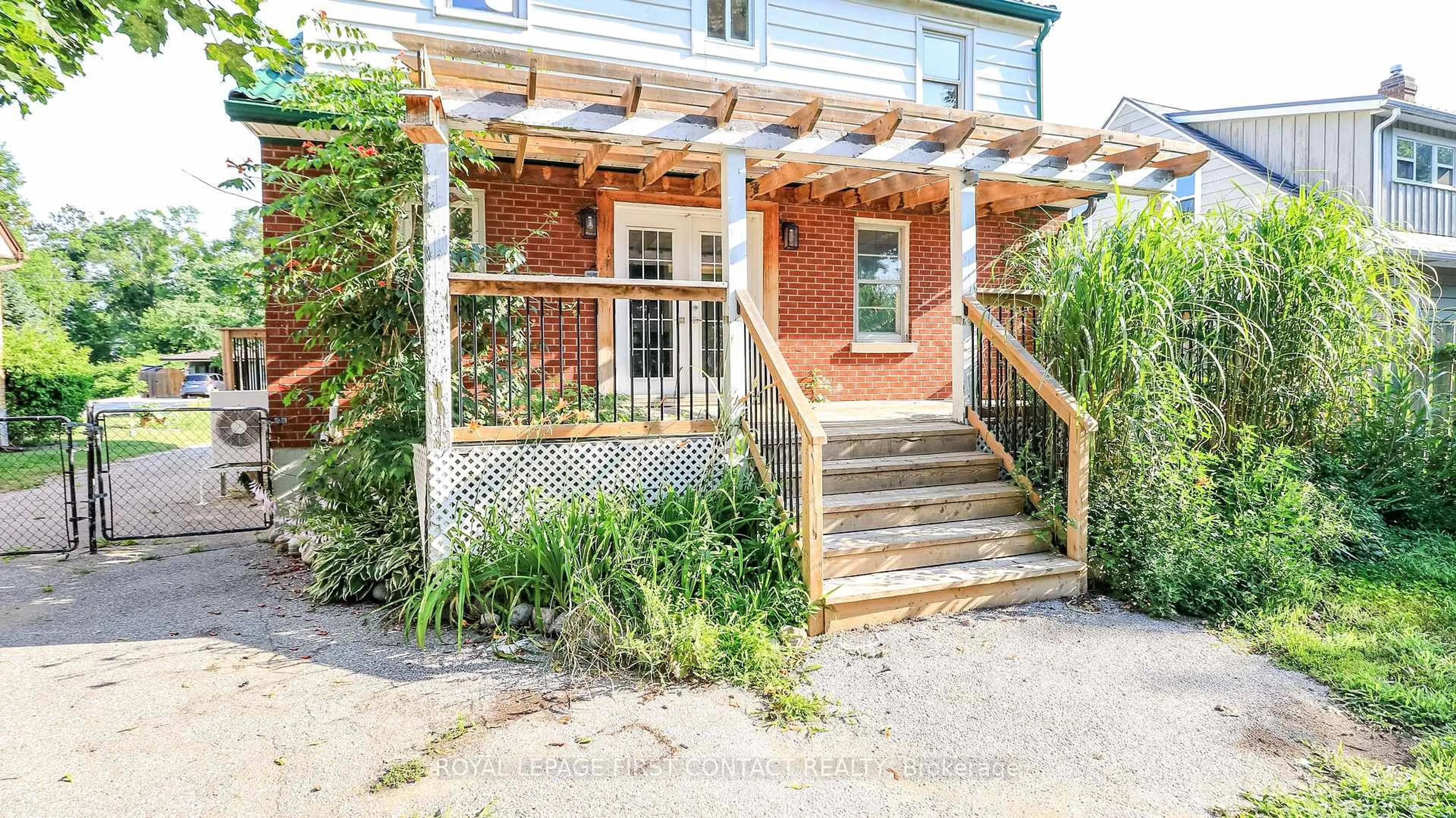 Patio, street for 47 Campbell Ave, Barrie Ontario L4N 2T2