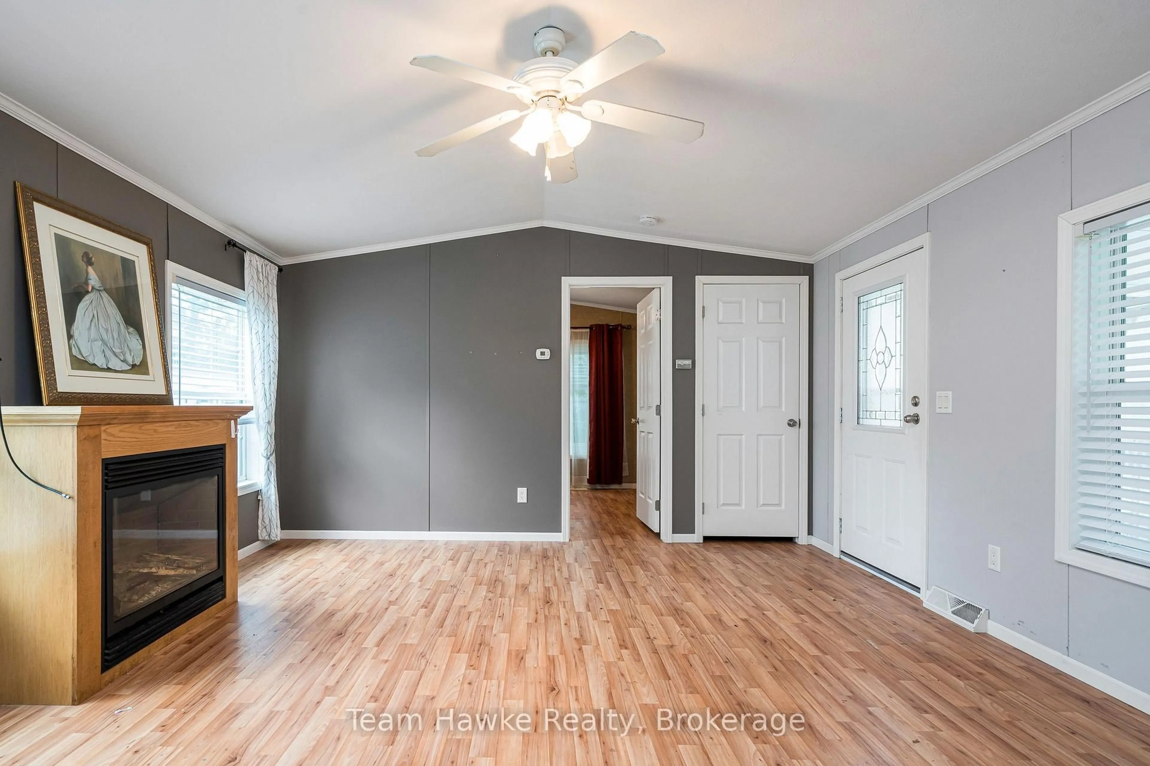 A pic of a room for 97 Georgian Glen Dr, Wasaga Beach Ontario L9Z 1K8