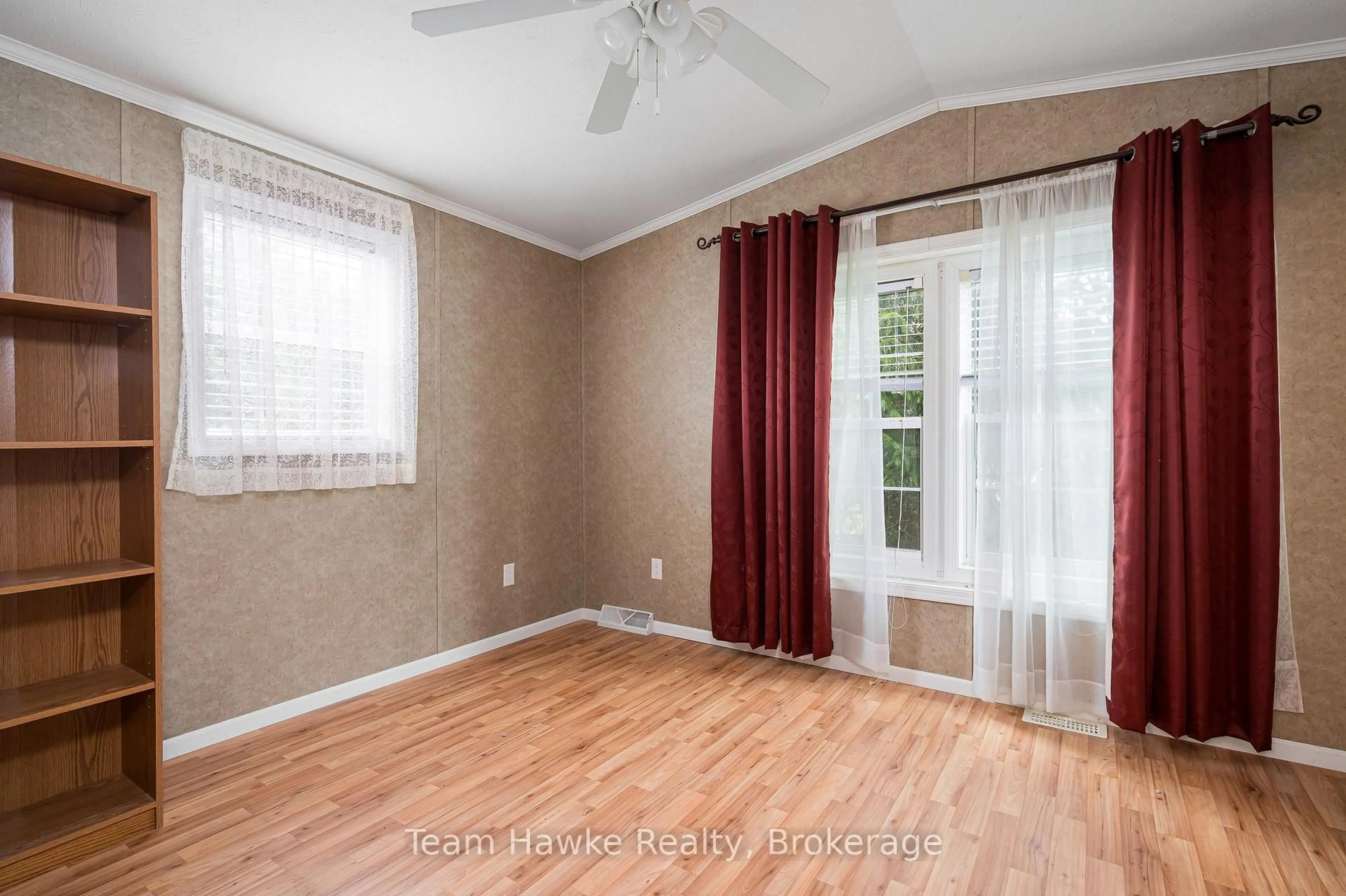 A pic of a room for 97 Georgian Glen Dr, Wasaga Beach Ontario L9Z 1K8