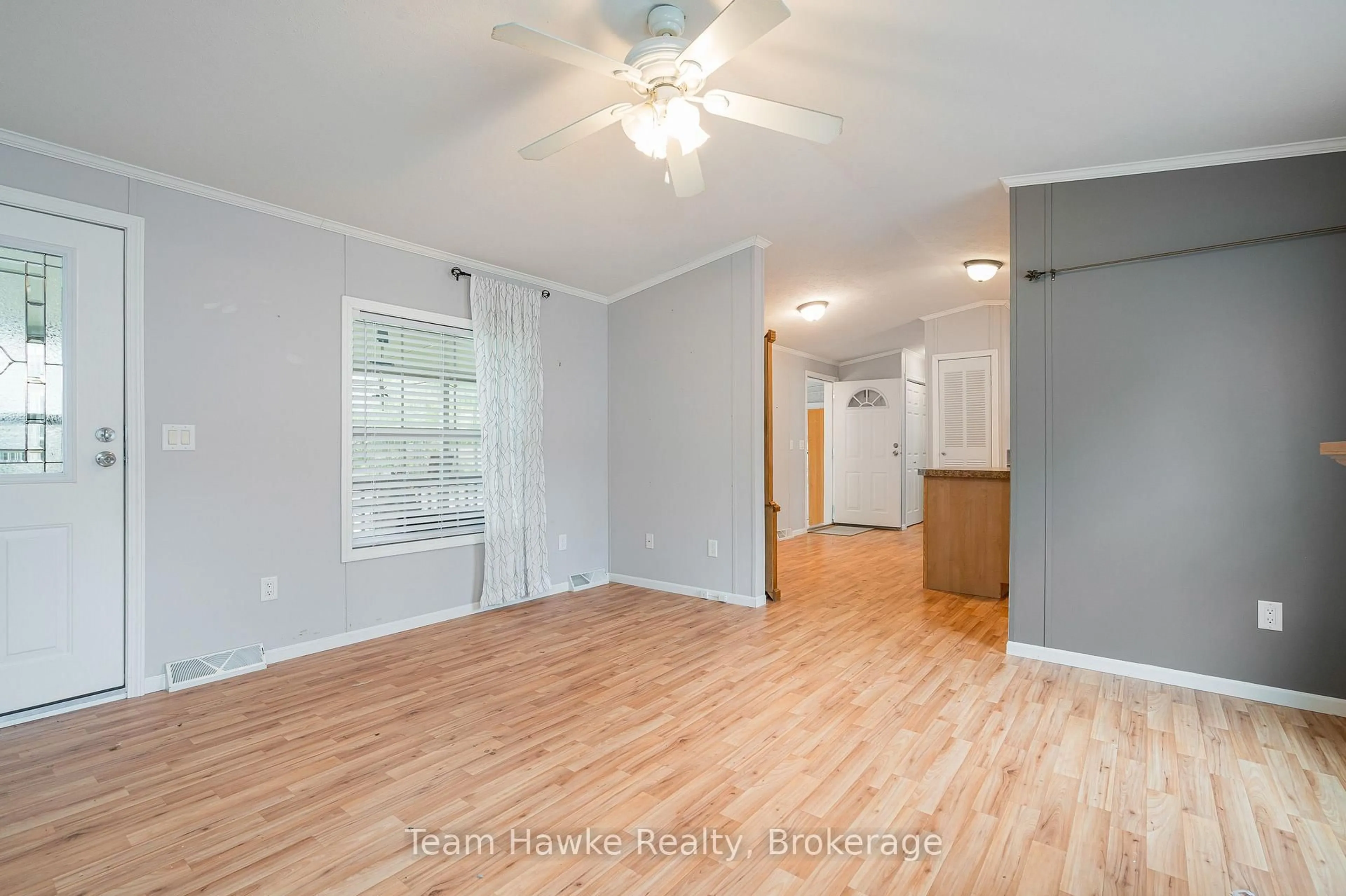 A pic of a room for 97 Georgian Glen Dr, Wasaga Beach Ontario L9Z 1K8