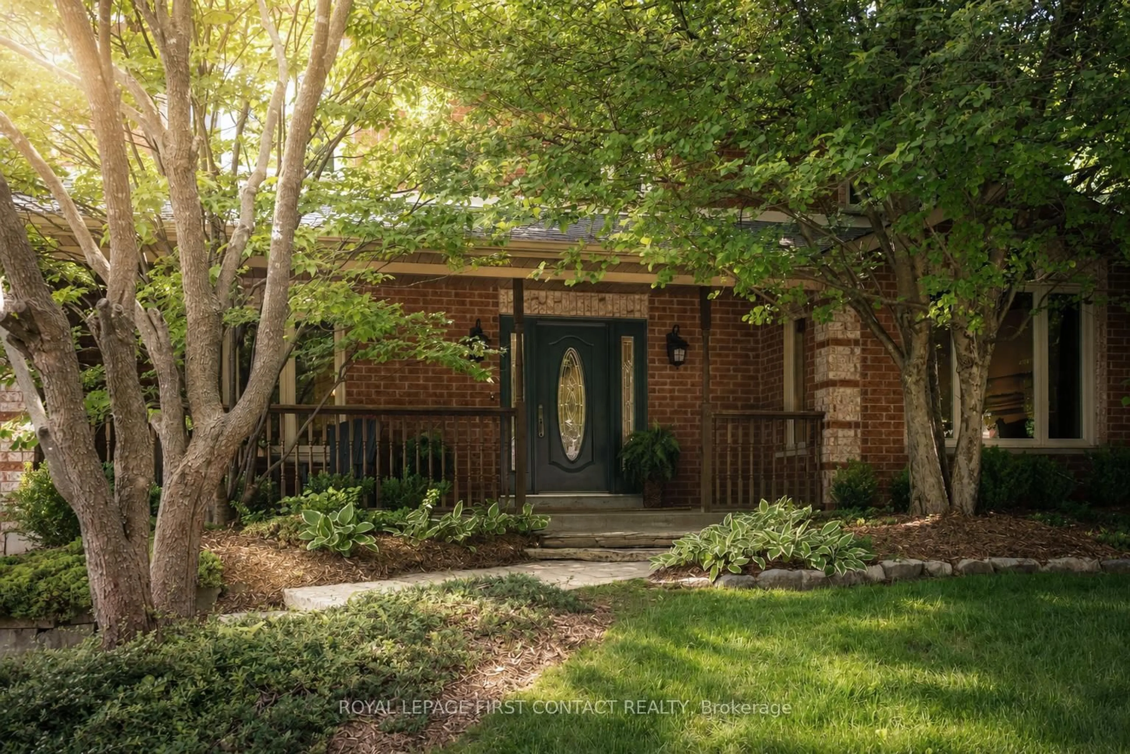 Indoor entryway for 92 Wildwood Tr, Barrie Ontario L4N 7Z8
