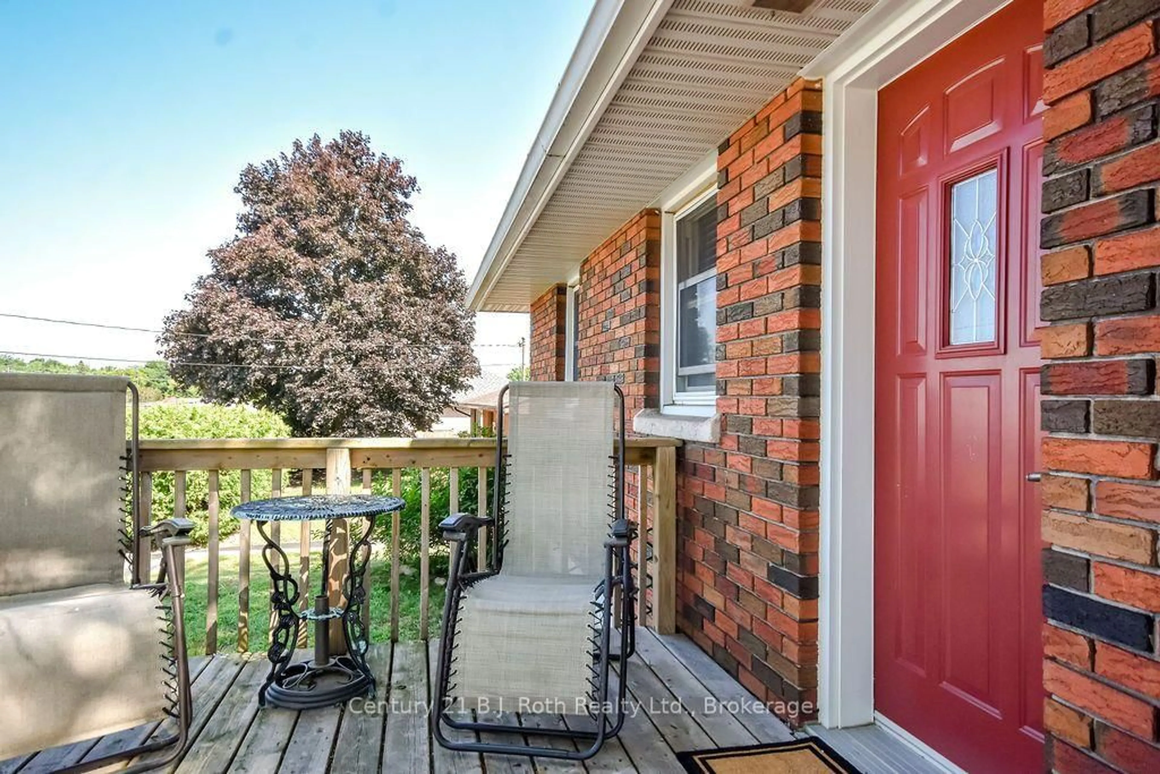 Patio, street for 449 Irwin St, Midland Ontario L4R 2V6