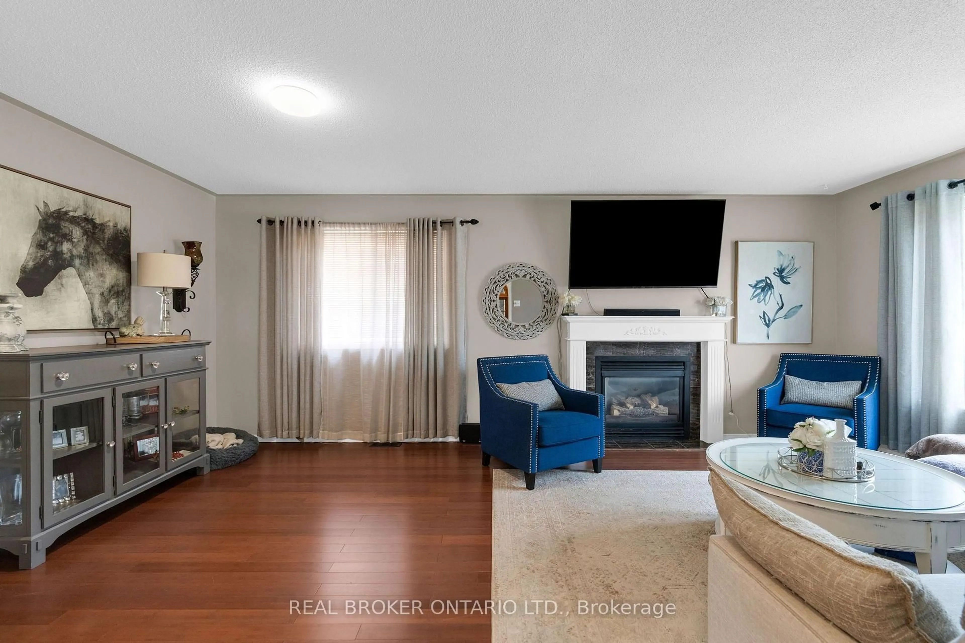 Living room with furniture, unknown for 10 Wismer Ave, Barrie Ontario L4N 7X8