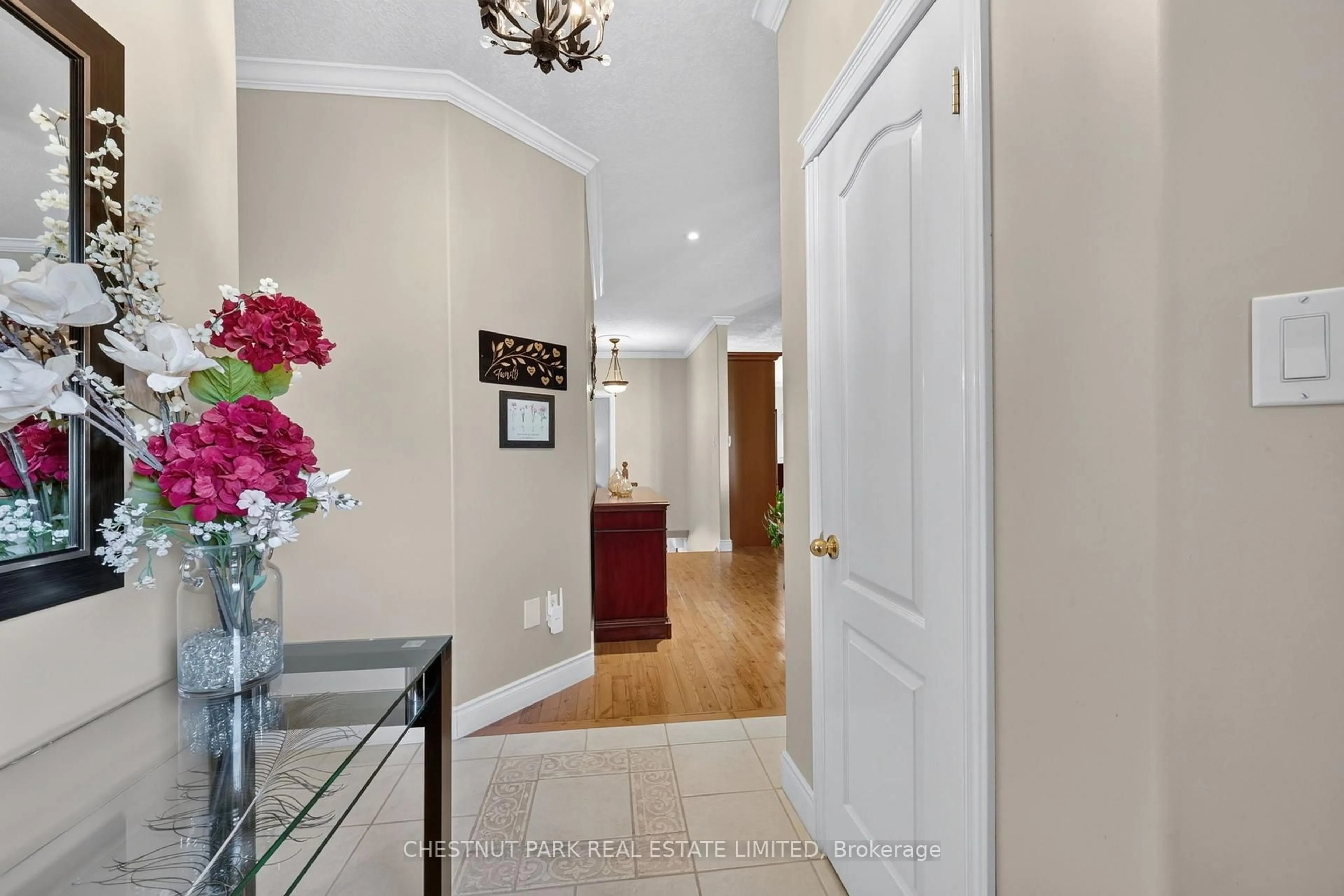 Indoor entryway for 157 Birkhall Pl, Barrie Ontario L4N 0K7