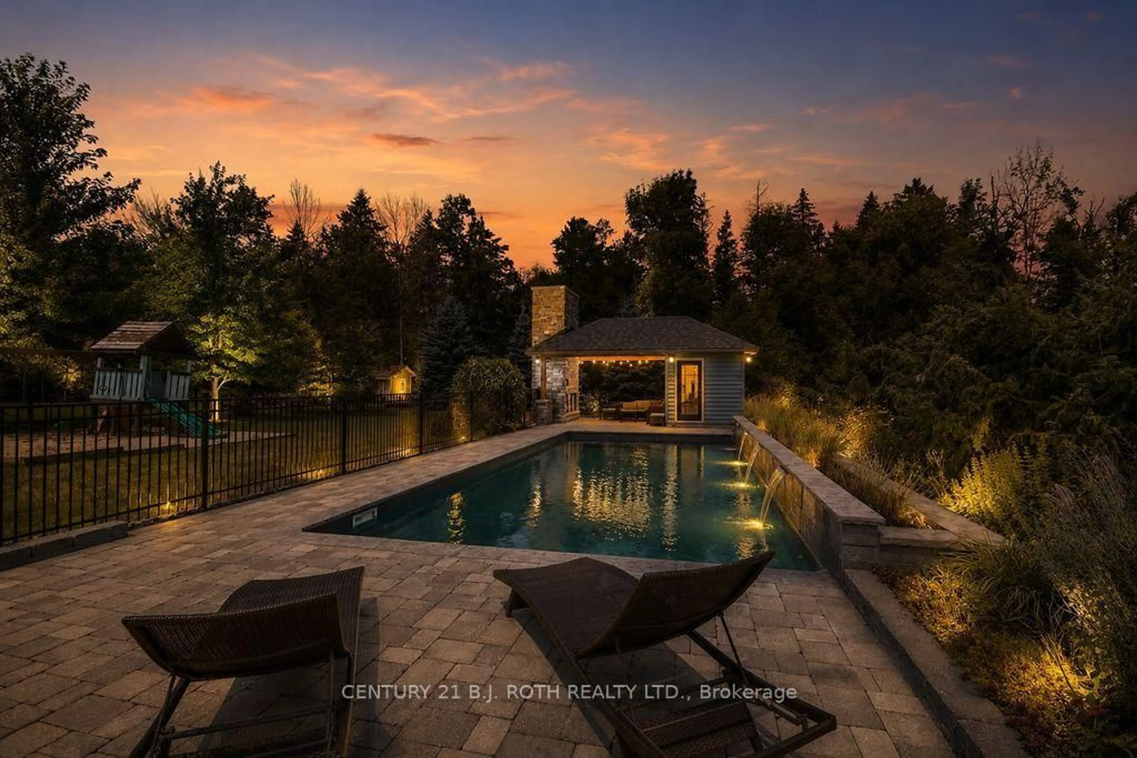 Pool for 36 MERRINGTON Ave, Oro-Medonte Ontario L3V 0R5