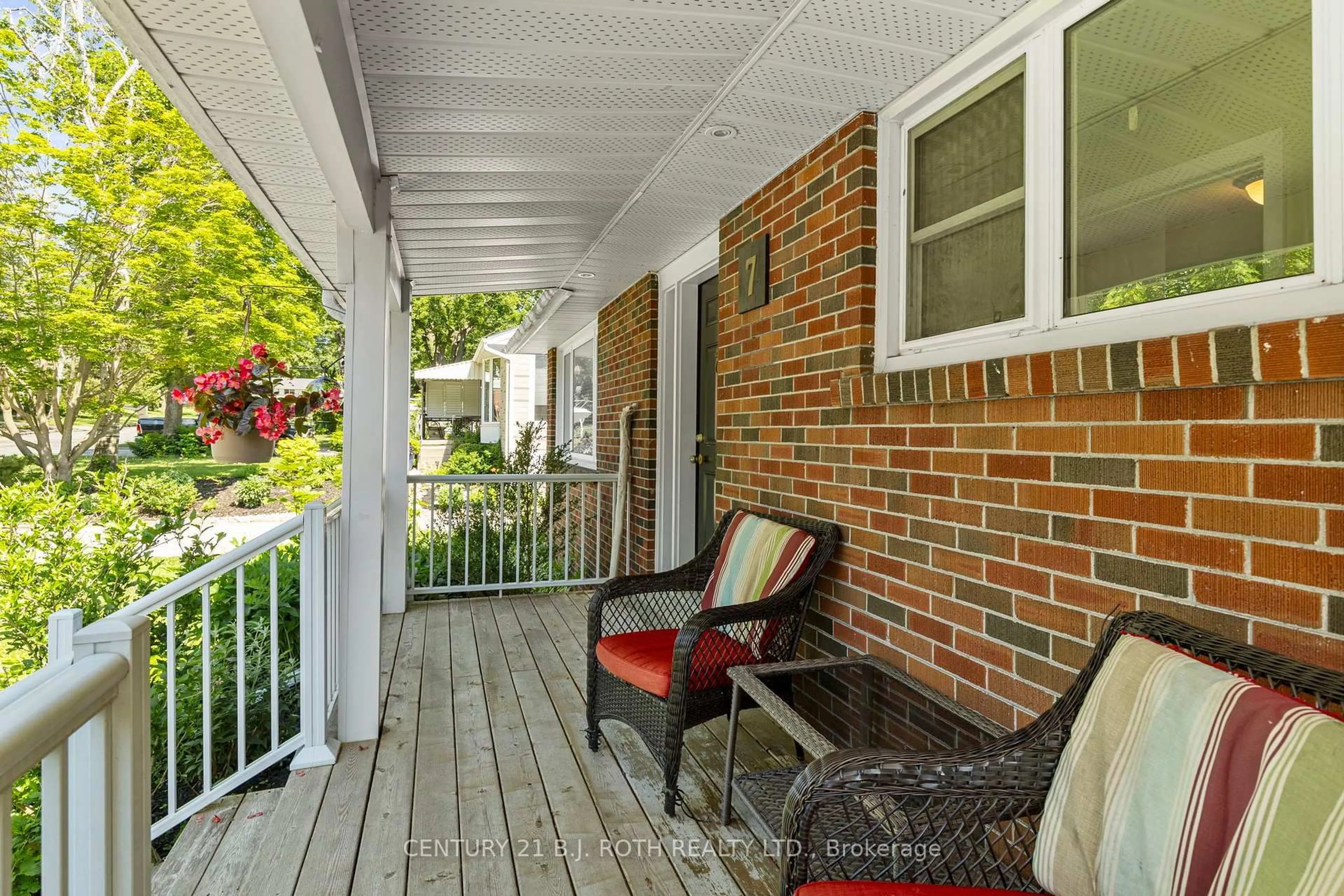 Patio, street for 7 Vine St, Barrie Ontario L4N 2B1
