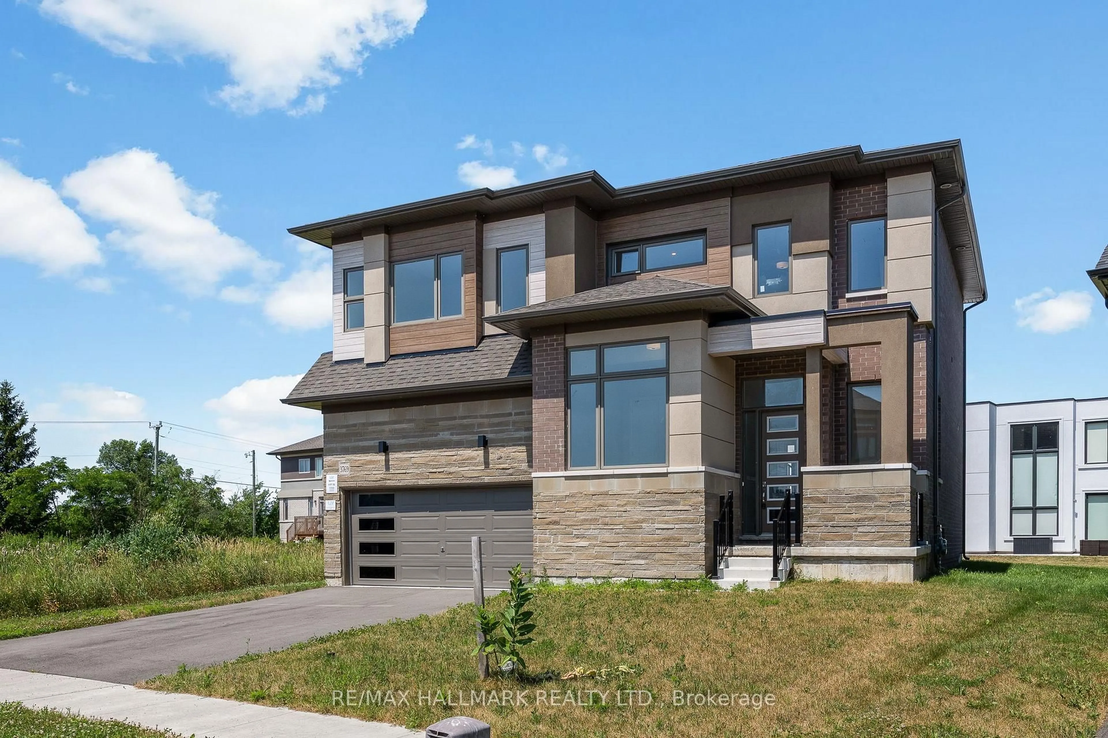 Home with brick exterior material, street for 3769 Sunbank Cres, Severn Ontario L3V 8N2
