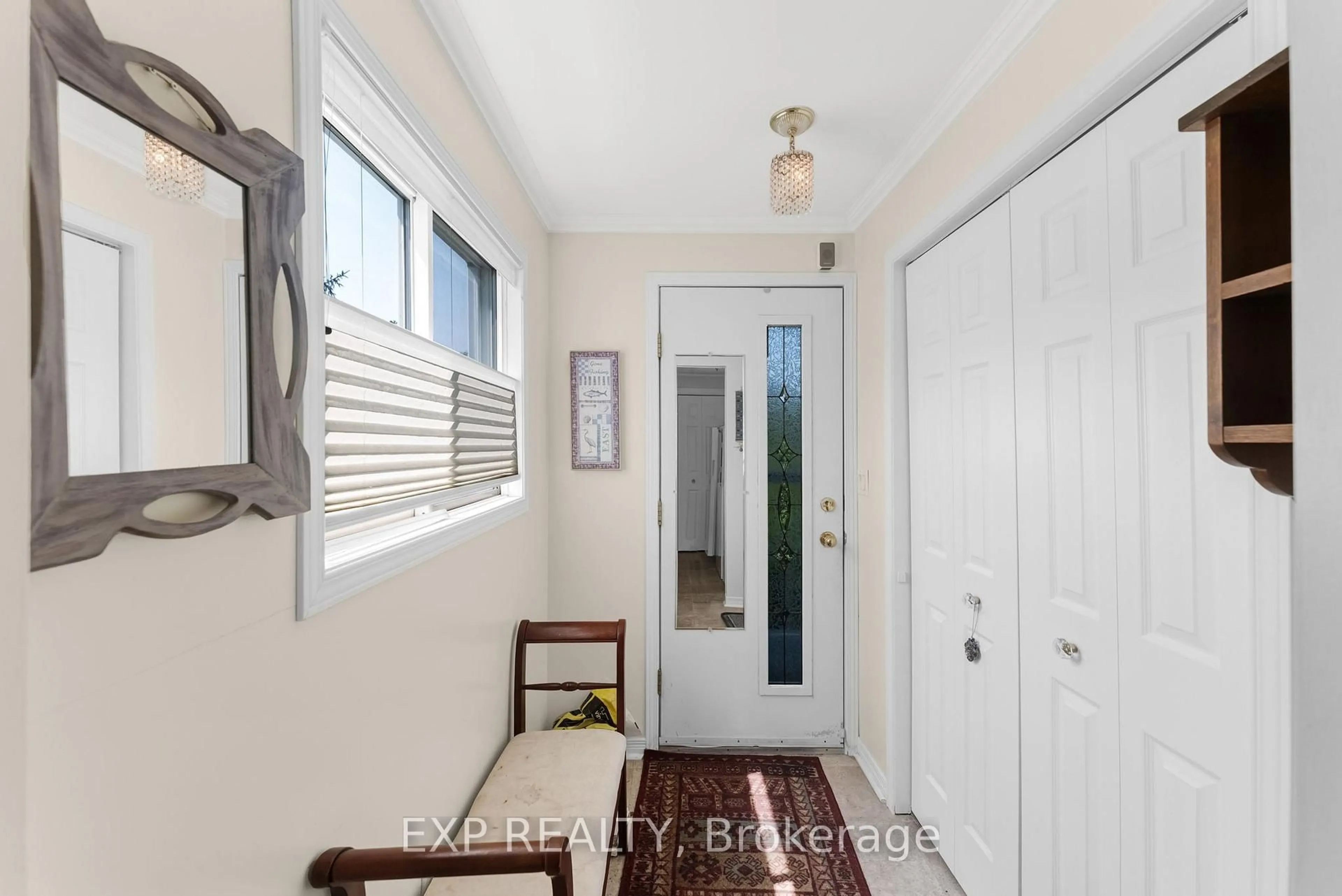 Indoor entryway for 5263 Elliot Sdrd #5, Tay Ontario L4R 4K3