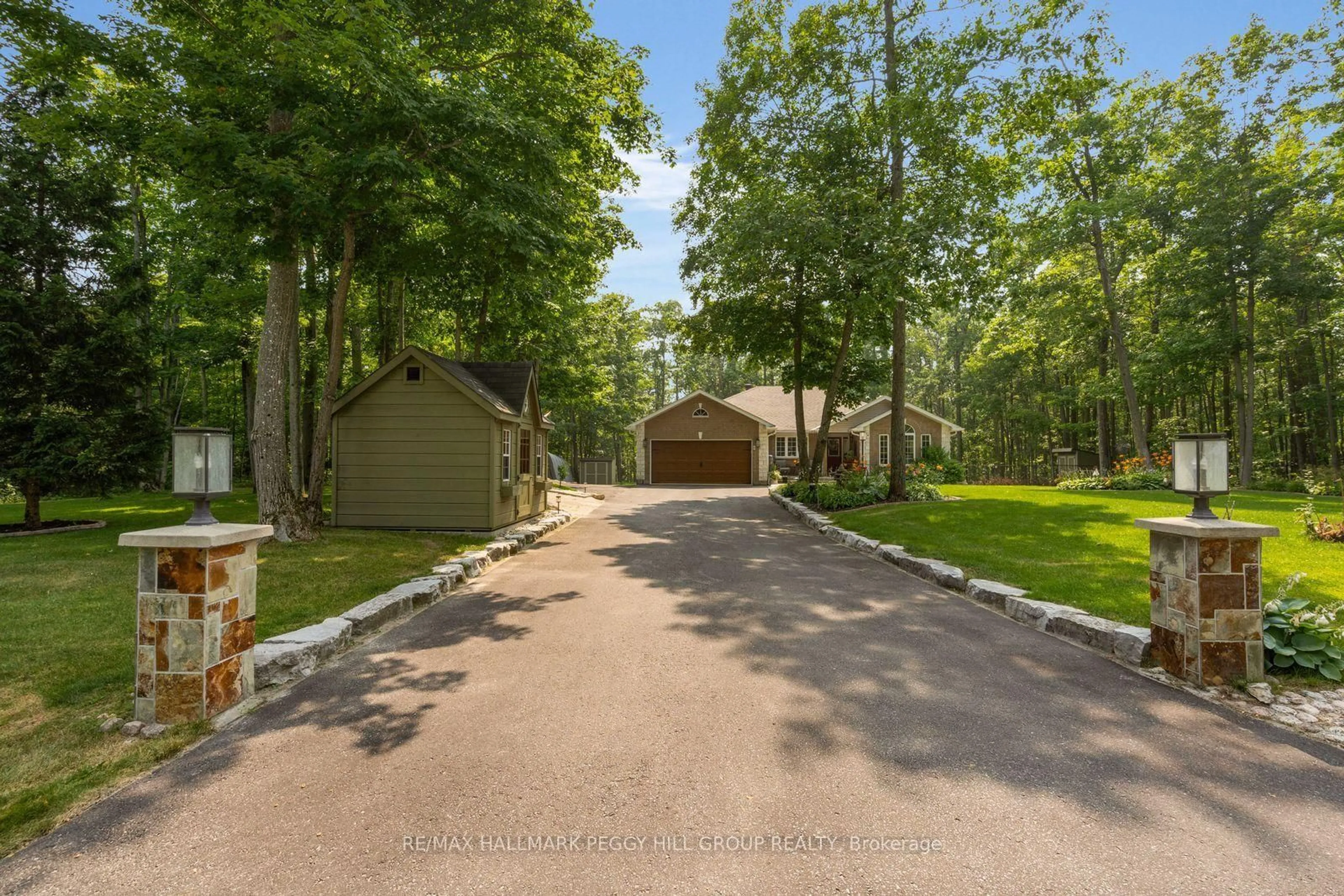 A pic from outside/outdoor area/front of a property/back of a property/a pic from drone, forest/trees view for 6 Maplehill Dr, Oro-Medonte Ontario L0L 2L0