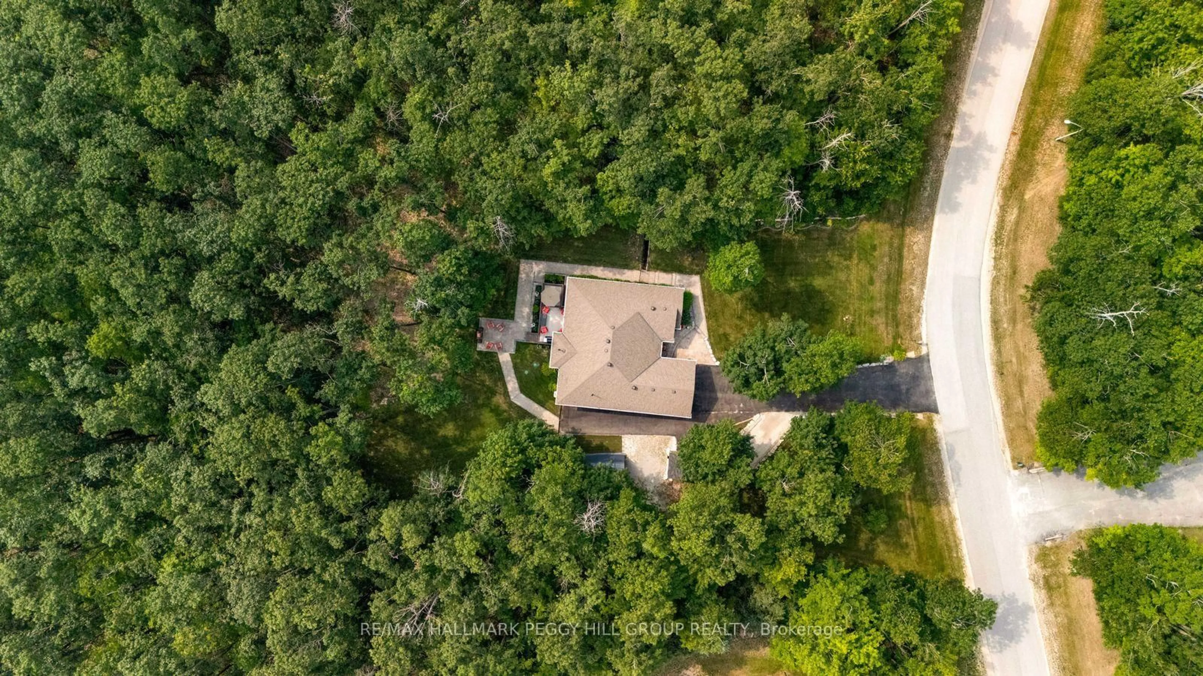 A pic from outside/outdoor area/front of a property/back of a property/a pic from drone, forest/trees view for 6 Maplehill Dr, Oro-Medonte Ontario L0L 2L0