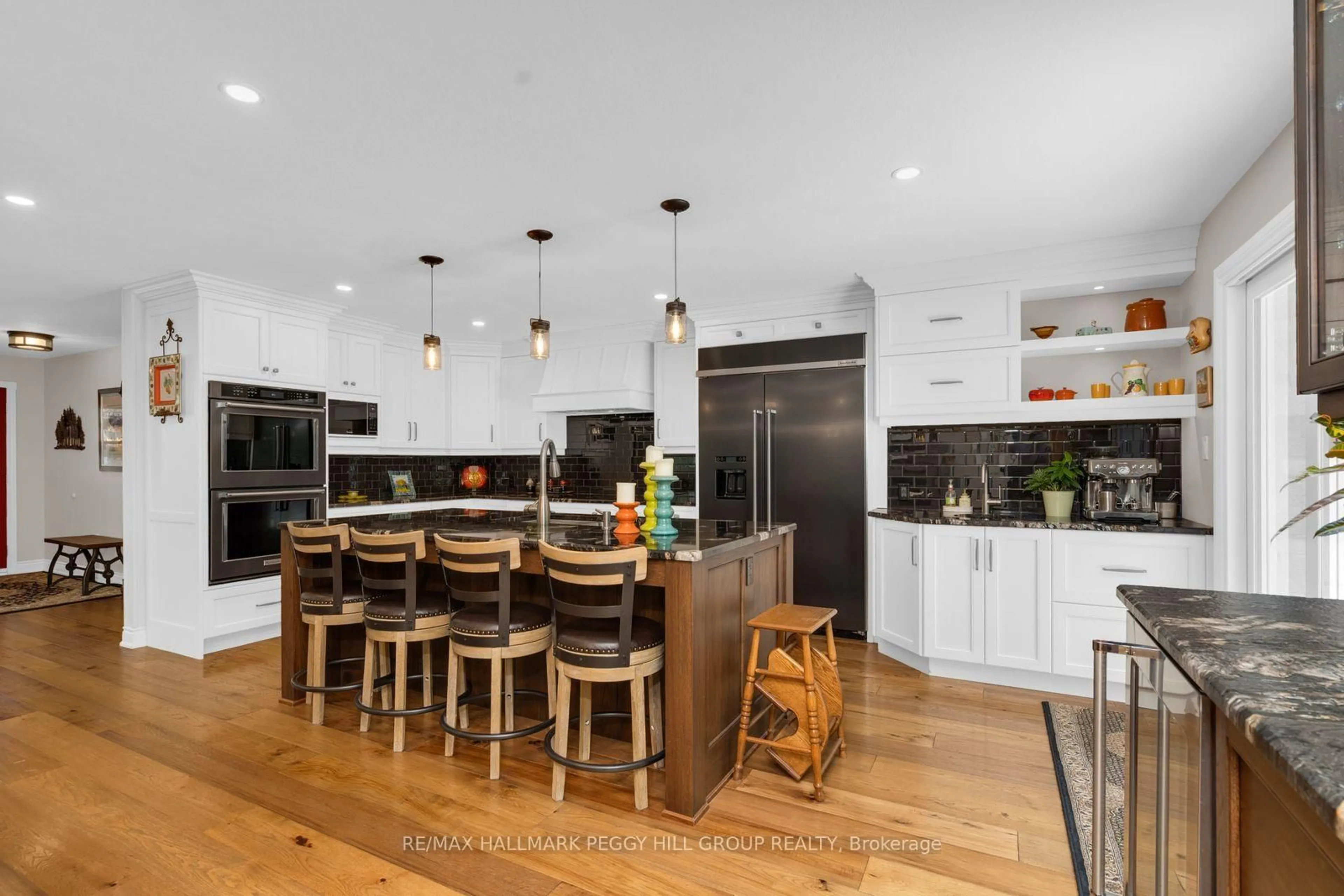 Contemporary kitchen, unknown for 6 Maplehill Dr, Oro-Medonte Ontario L0L 2L0