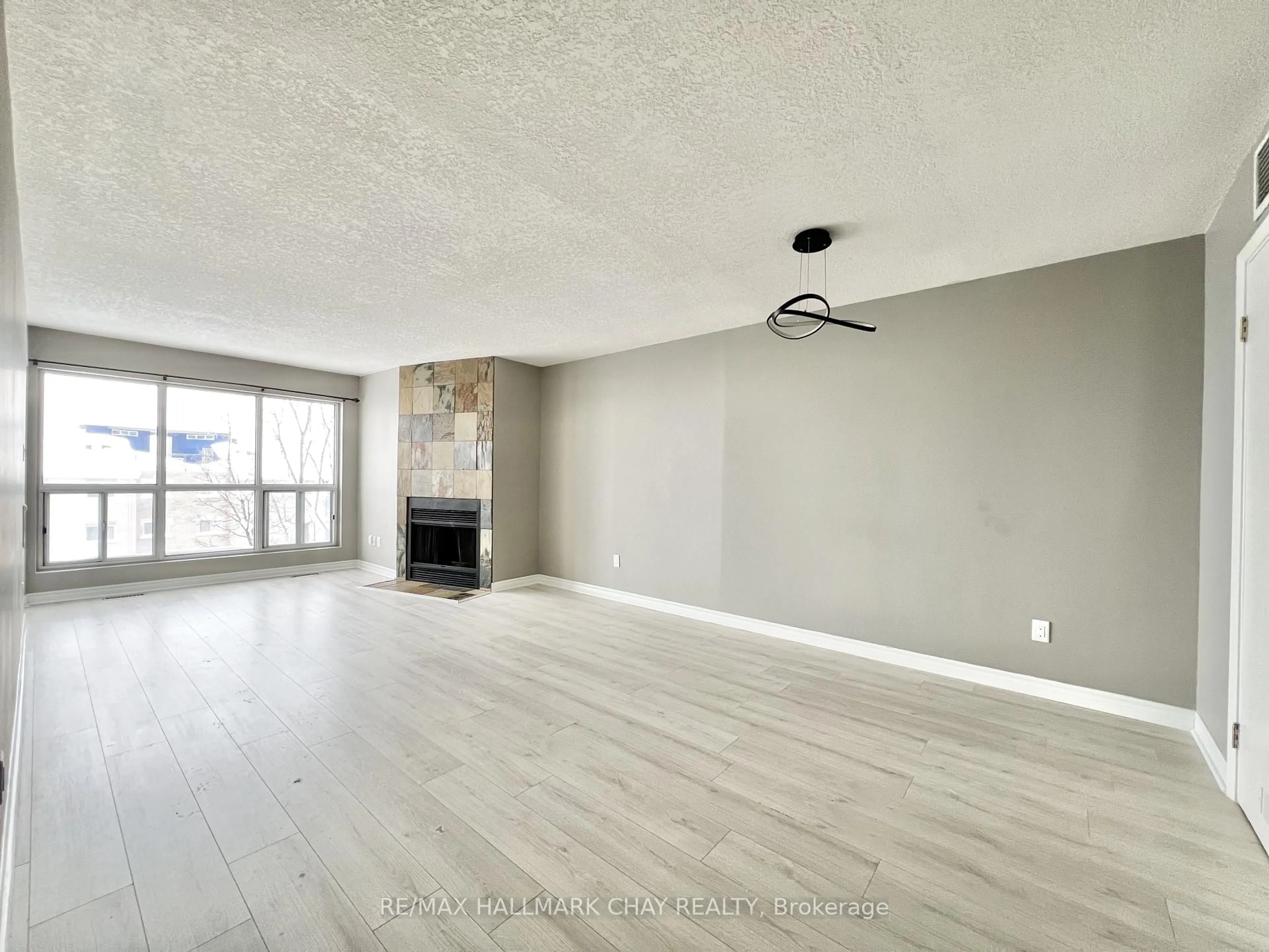 A pic of a room for 126 Bell Farm Rd #414, Barrie Ontario L4M 6J3