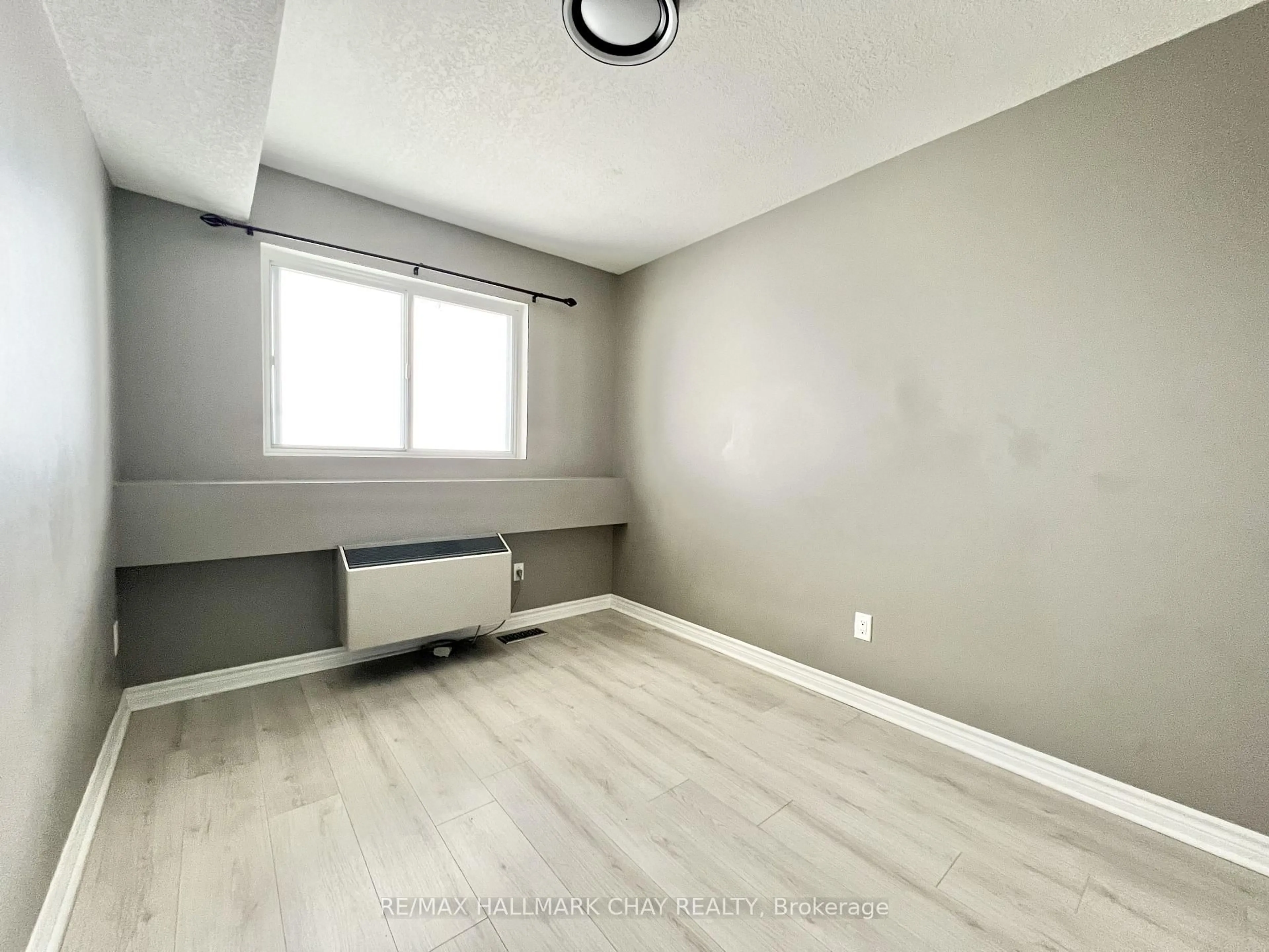 A pic of a room for 126 Bell Farm Rd #414, Barrie Ontario L4M 6J3