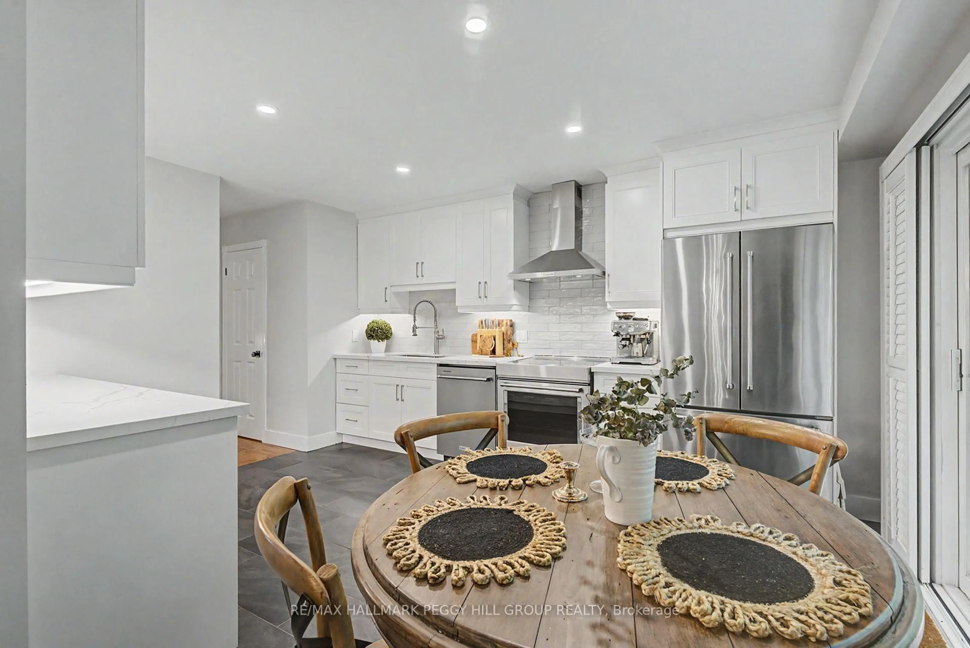 Open concept kitchen, unknown for 176B Collier St, Barrie Ontario L4M 1H7