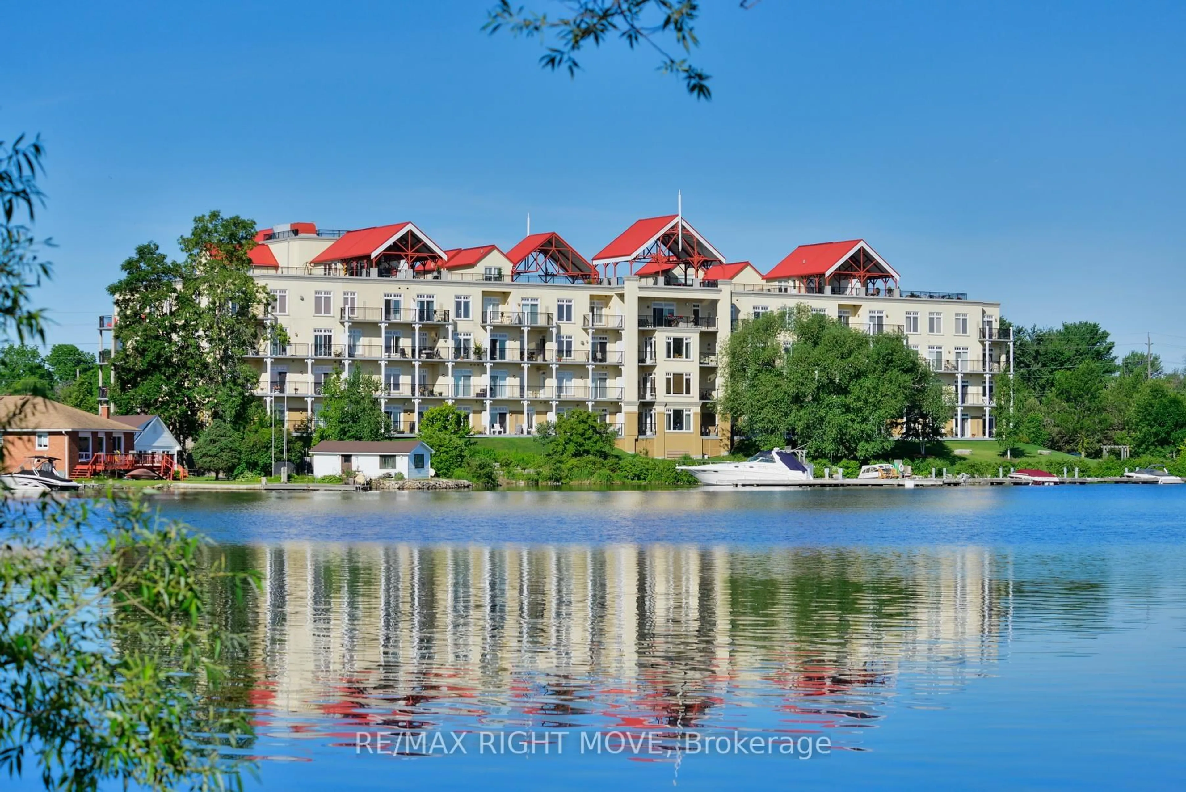 Blurry image for 140 Cedar Island Rd #109, Orillia Ontario L3V 1T1