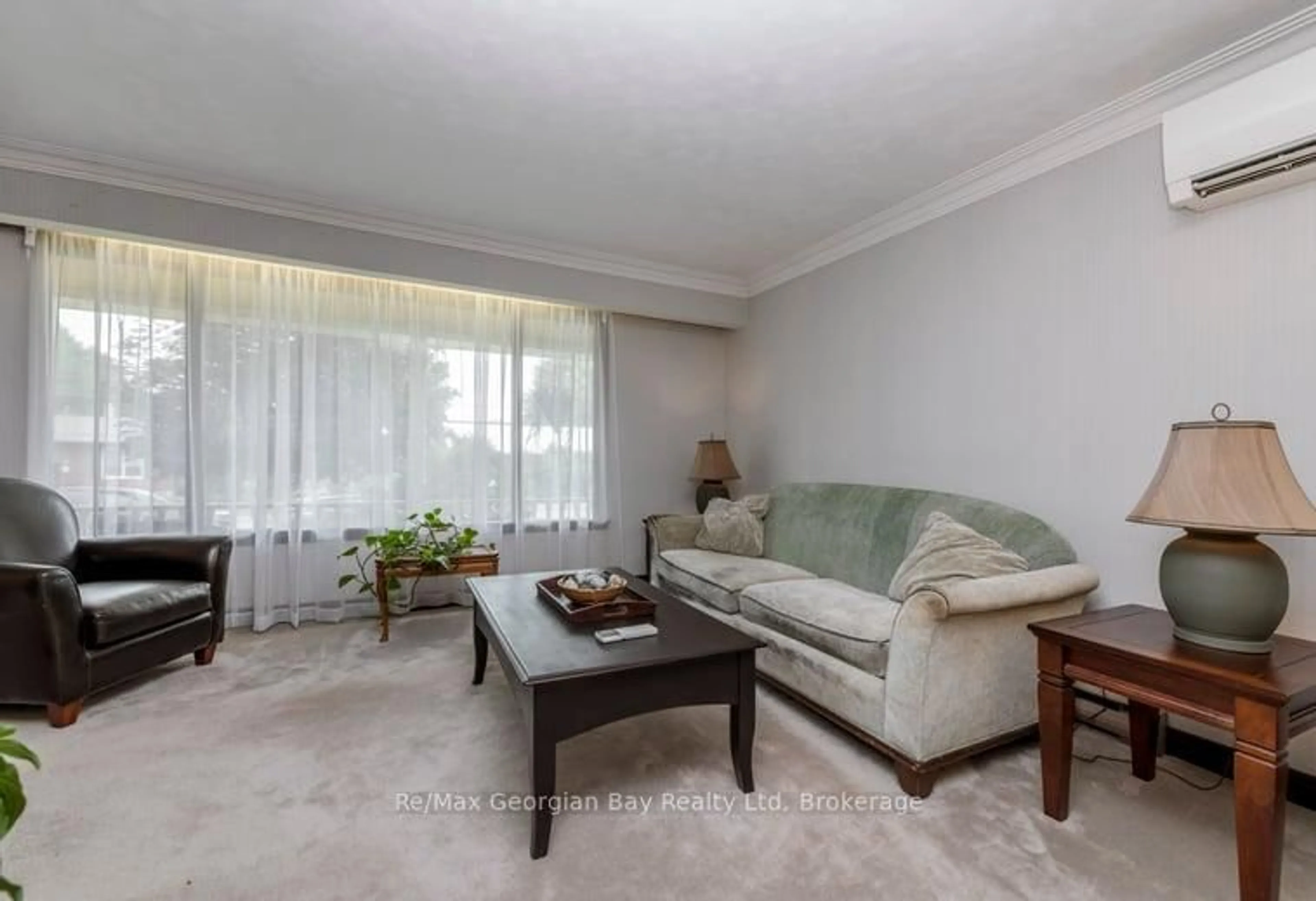 Living room with furniture, unknown for 52 Gray St, Severn Ontario L0K 1E0
