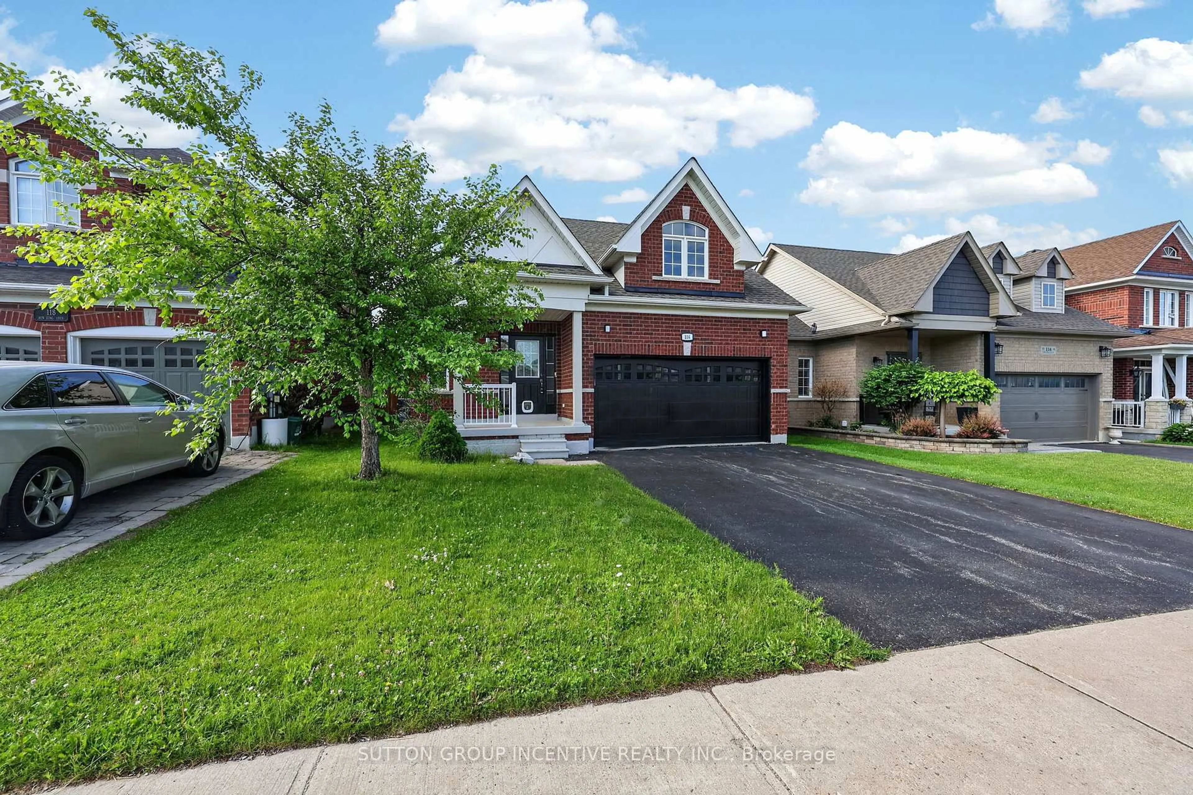 Home with brick exterior material, street for 116 Sun King Cres, Barrie Ontario L4M 0E6