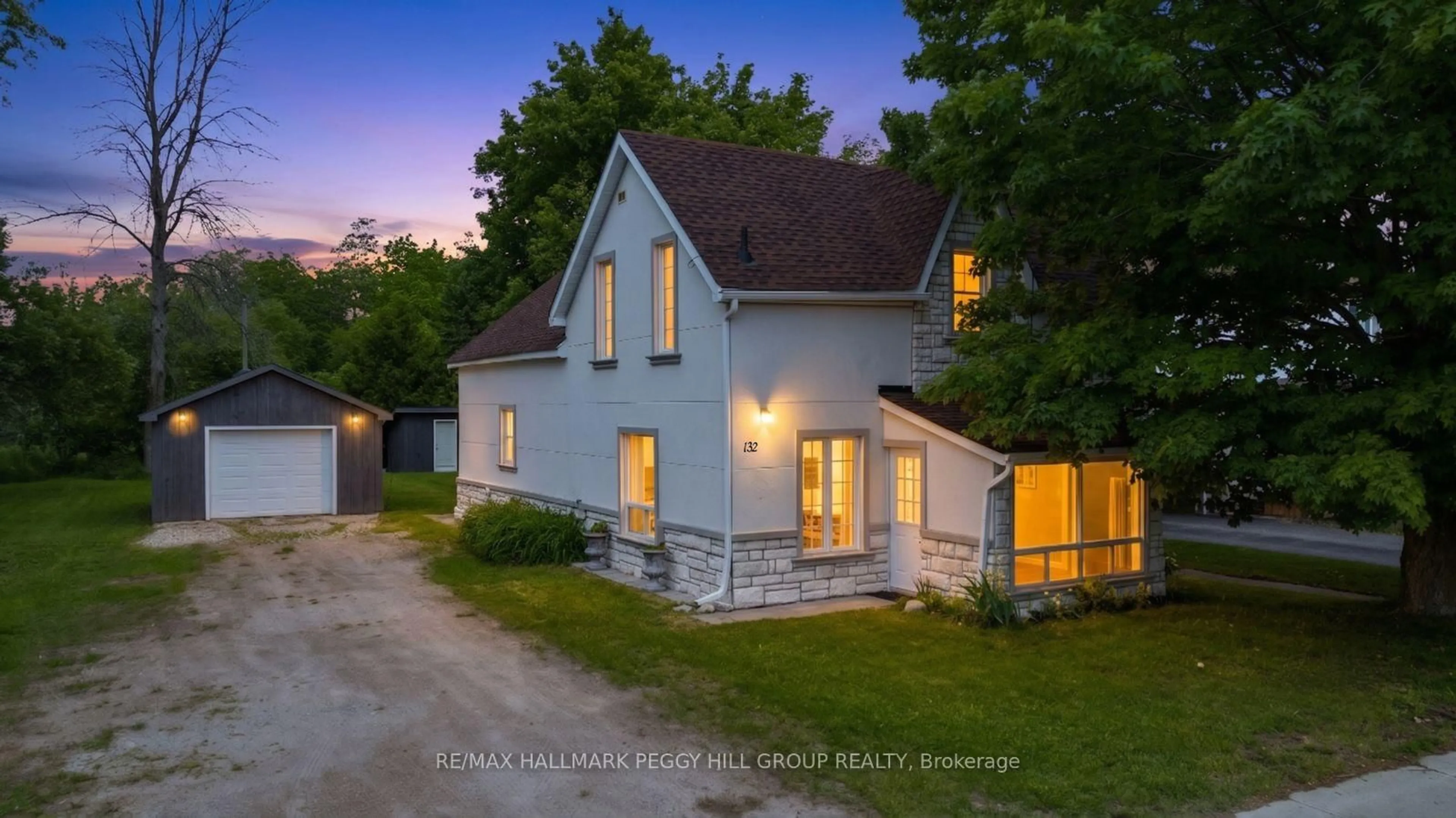 A pic from outside/outdoor area/front of a property/back of a property/a pic from drone, street for 132 Queen St, Springwater Ontario L0L 1P0