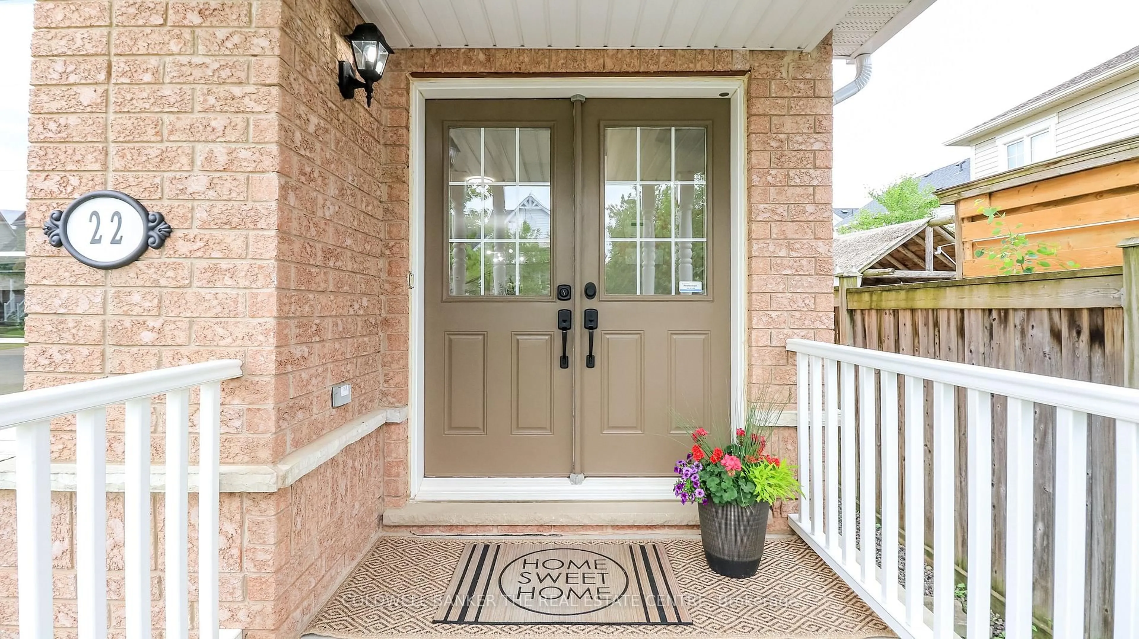 Indoor entryway for 22 Maple Crown Terr, Barrie Ontario L4M 7H4