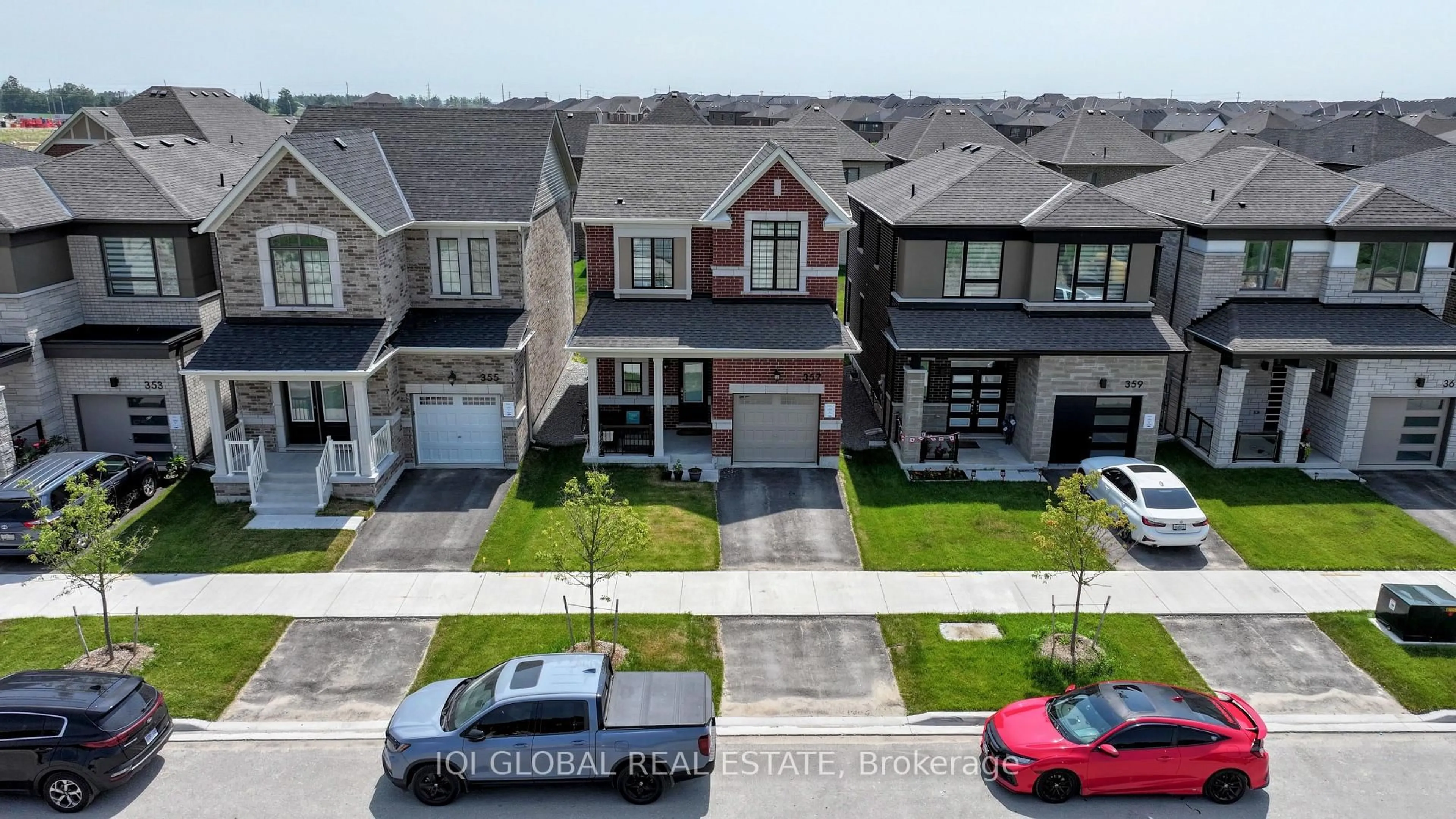 A pic from outside/outdoor area/front of a property/back of a property/a pic from drone, street for 357 Reid Dr, Barrie Ontario L9J 1A2