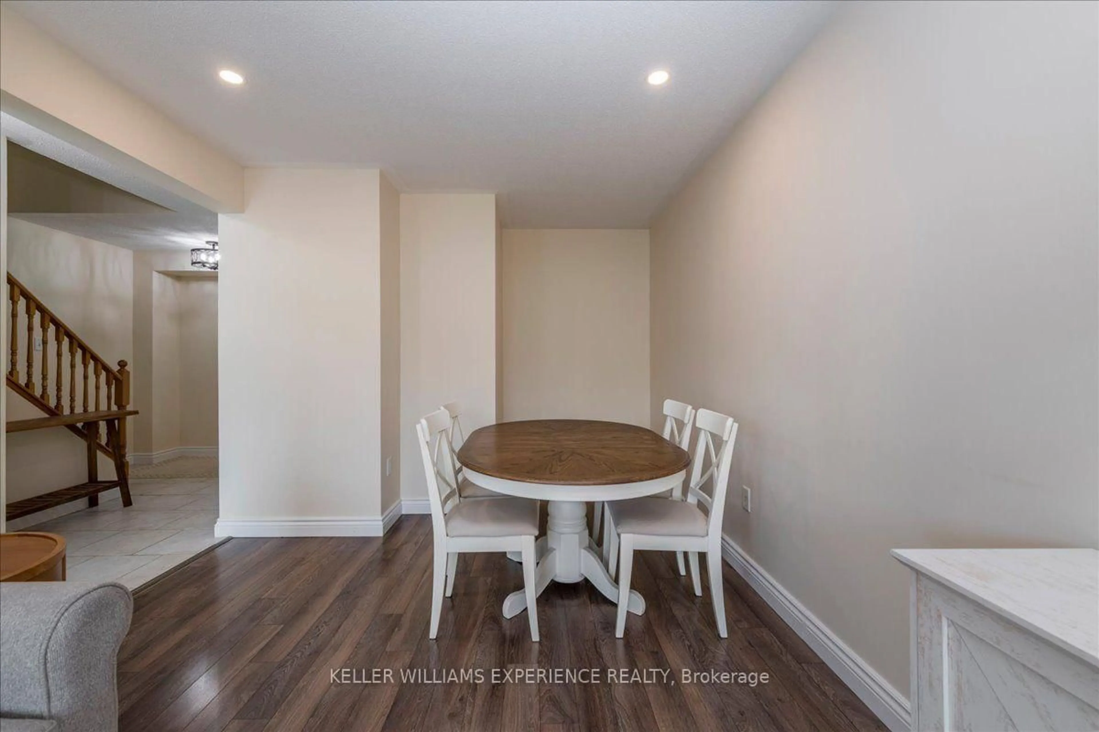 Dining room, wood/laminate floor for 10 SUNSET Pl, Barrie Ontario L4N 0T7