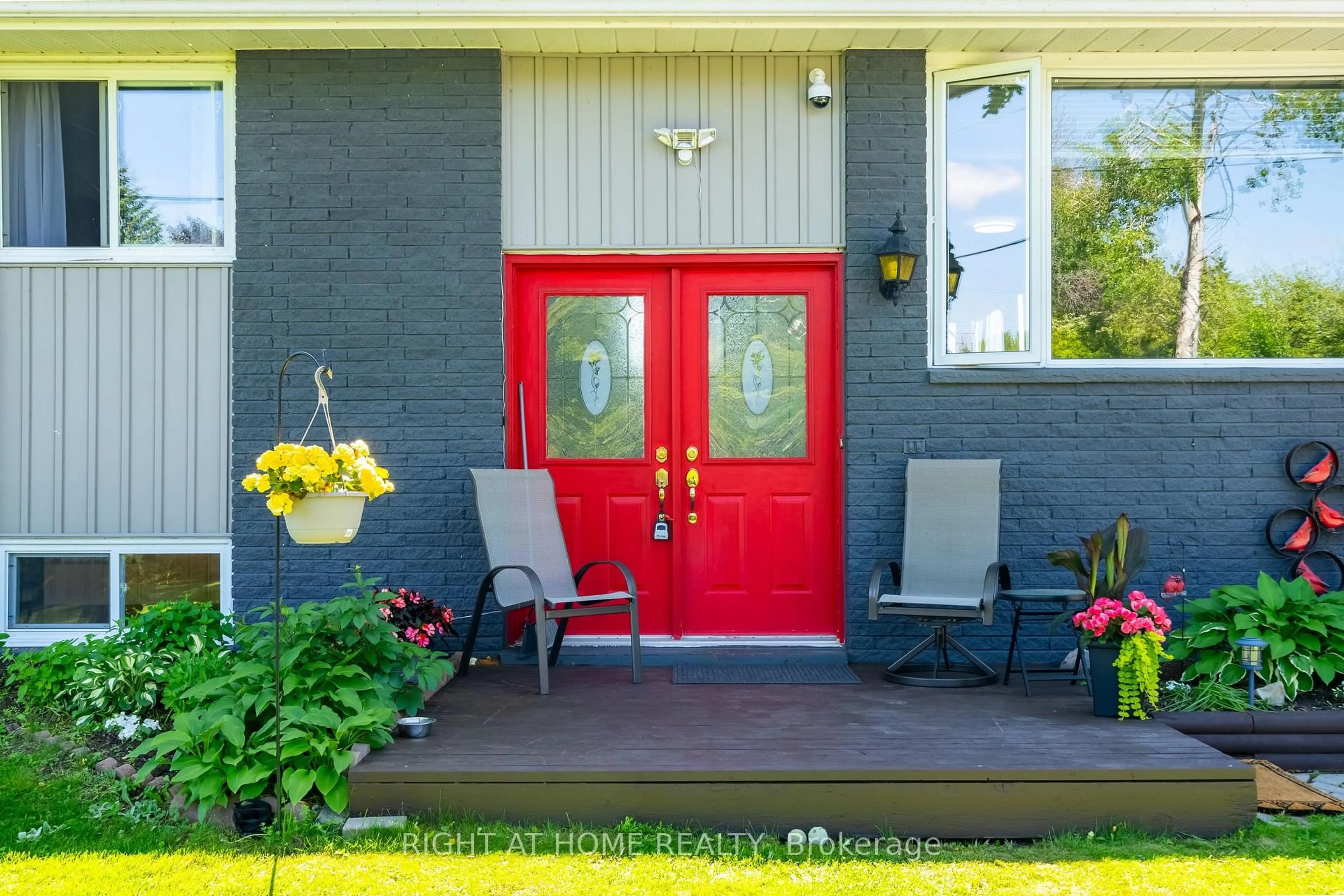 Indoor entryway for 4654 Mcneil St, Ramara Ontario L3V 0M9