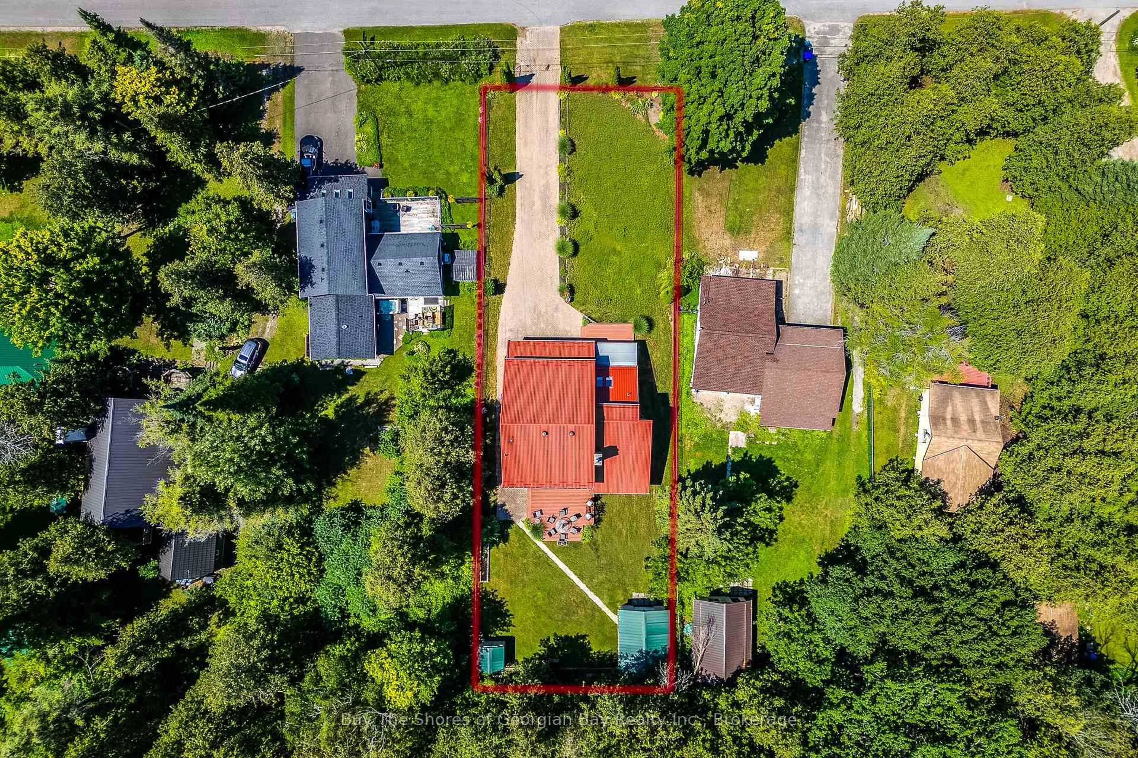 A pic from outside/outdoor area/front of a property/back of a property/a pic from drone, street for 79 King Rd, Tay Ontario L0K 2C0