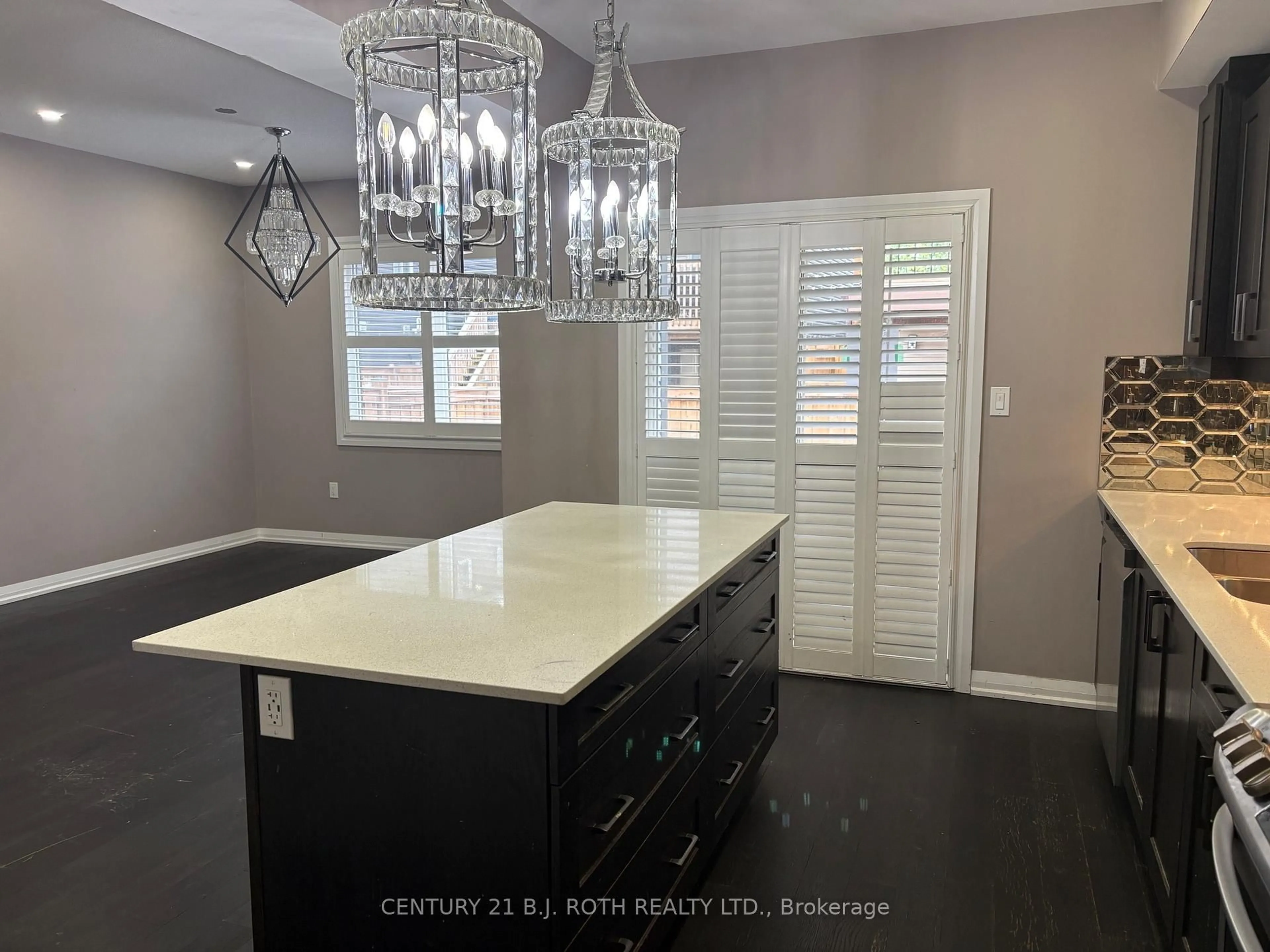 Open concept kitchen, unknown for 34 Alaskan Hts, Barrie Ontario L9J 0H9