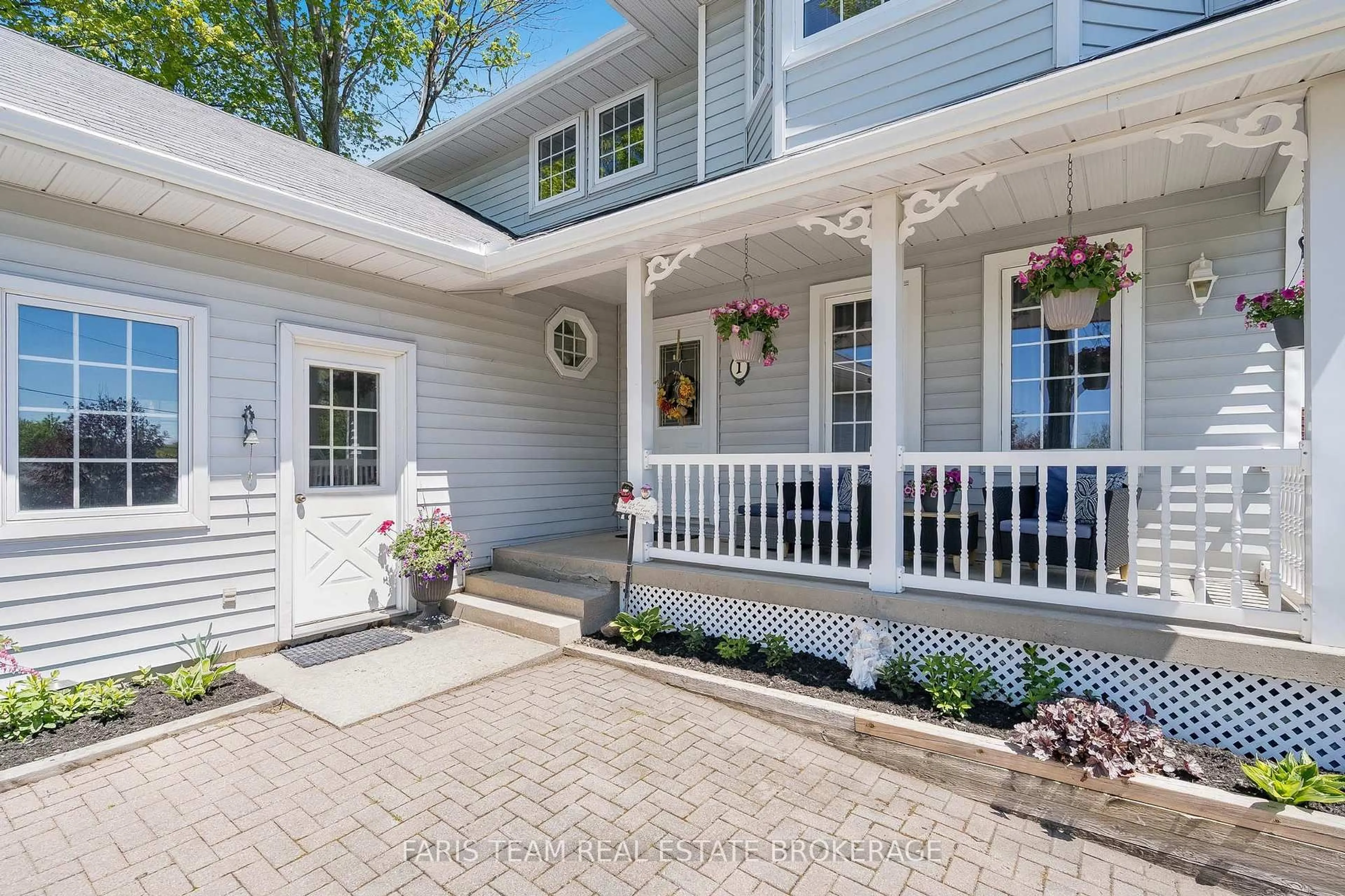 Home with vinyl exterior material, street for 1 Hallen Dr, Penetanguishene Ontario L9M 1G2