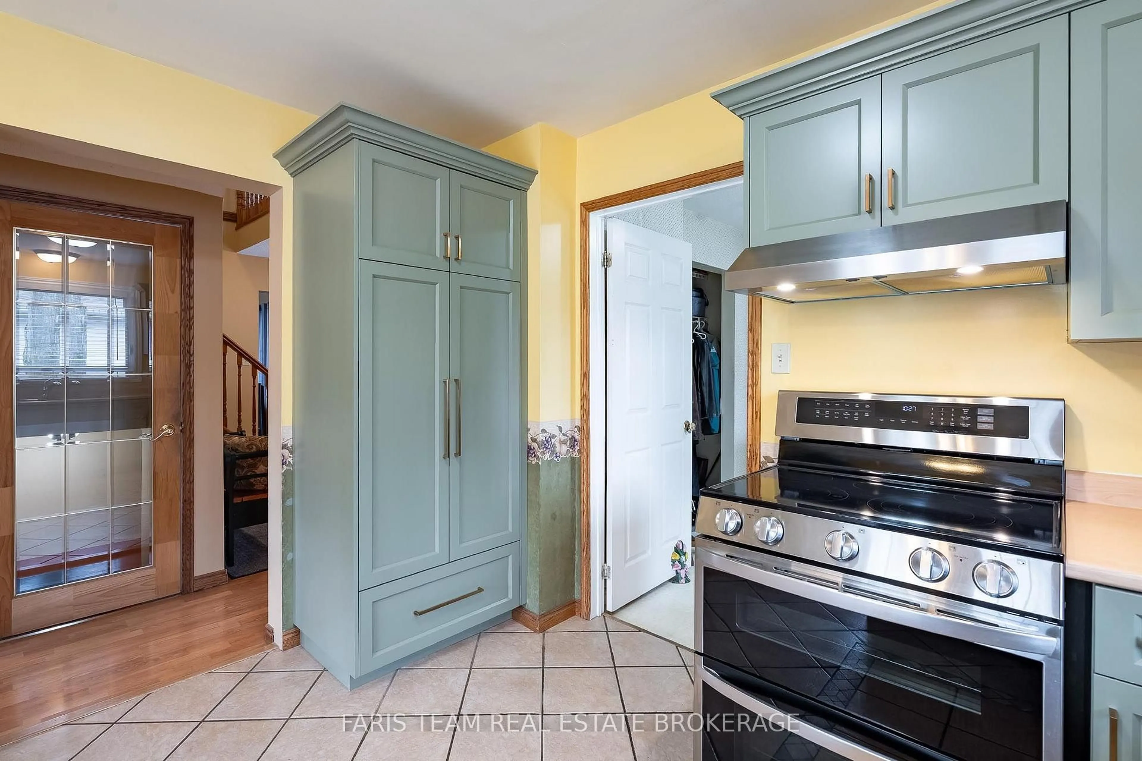 Unknown for 1 Hallen Dr, Penetanguishene Ontario L9M 1G2