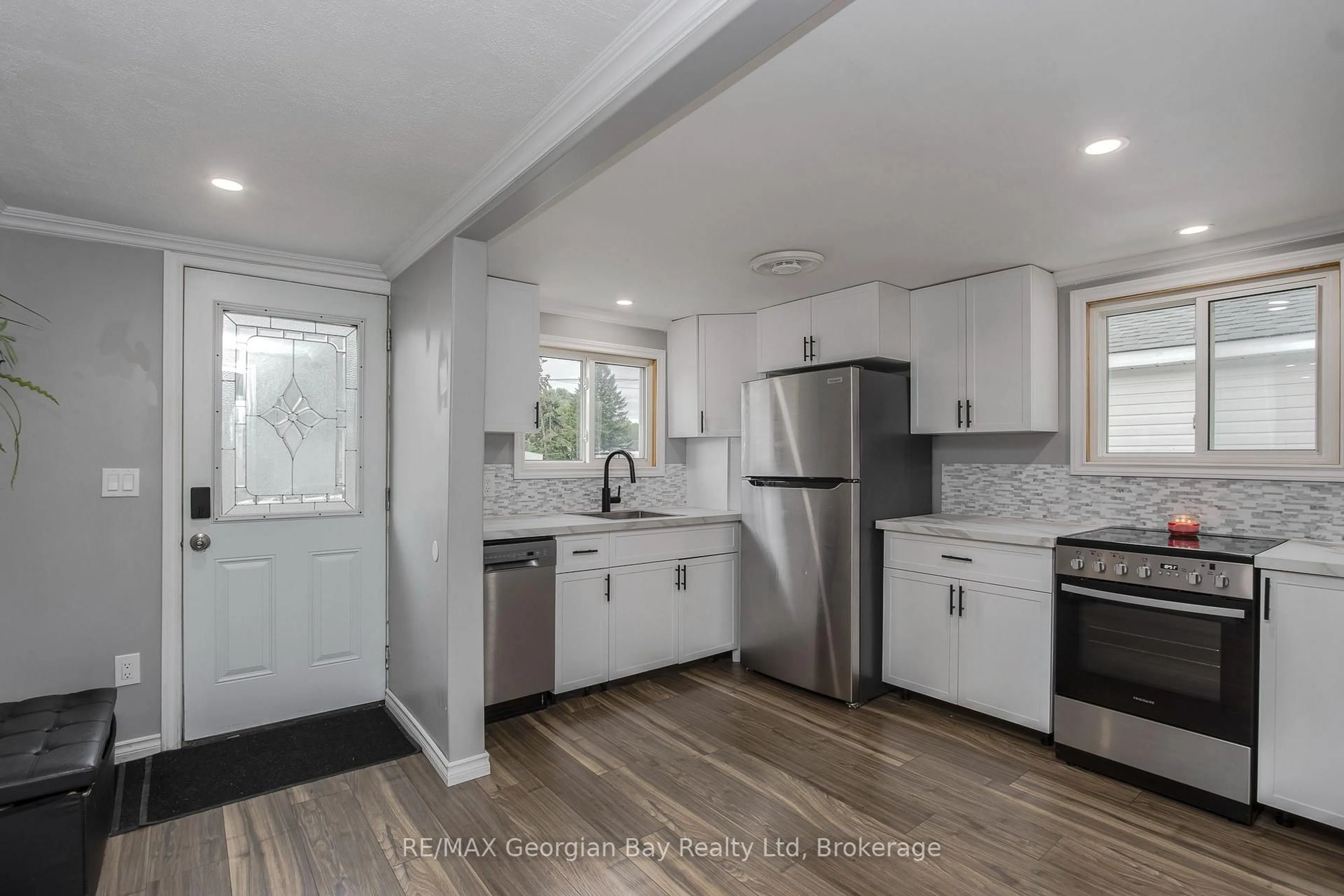 Open concept kitchen, unknown for 350 McNicoll St, Tay Ontario L0K 1R0