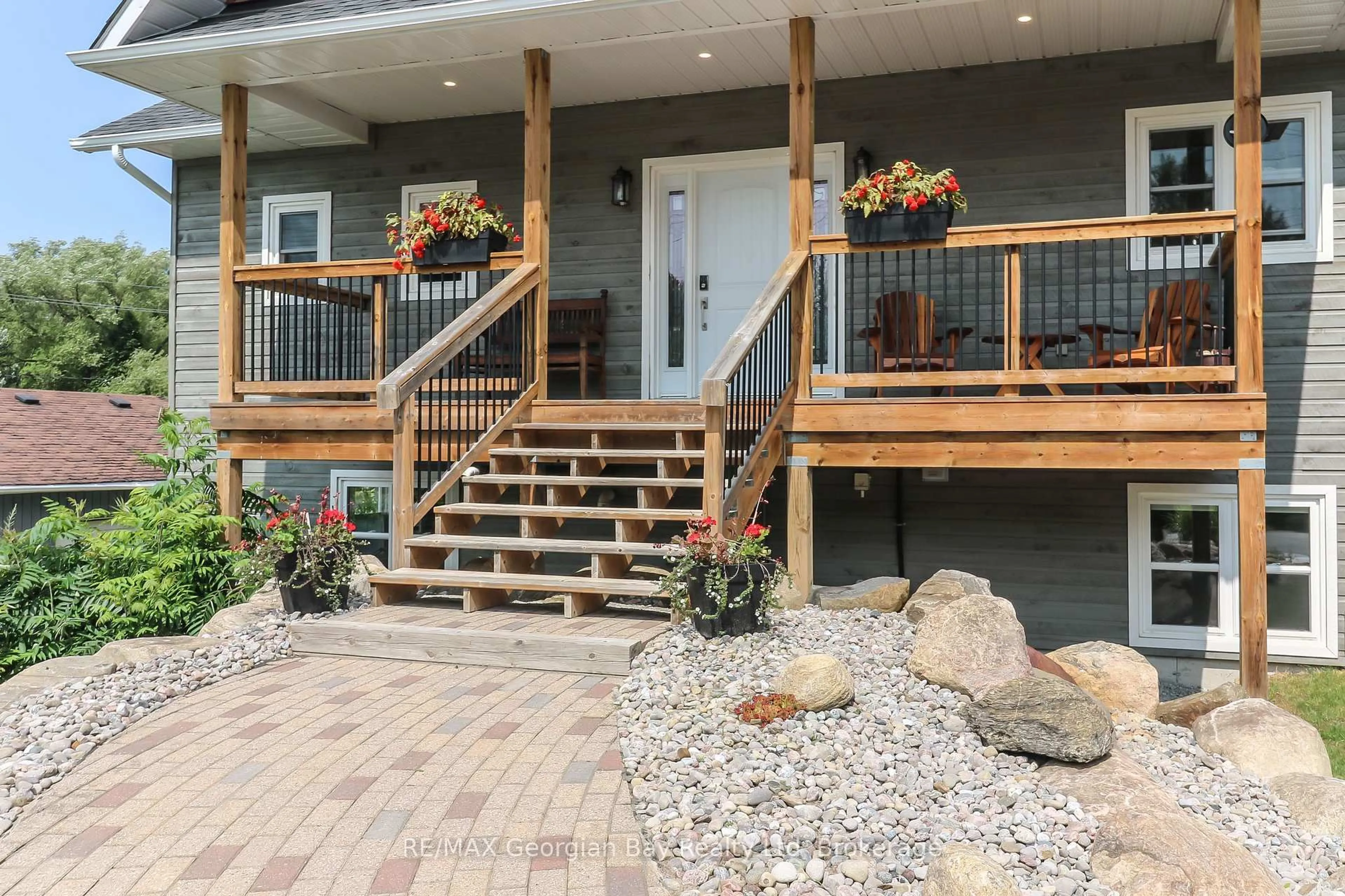 Unknown for 1 Park St, Penetanguishene Ontario L9M 1P8