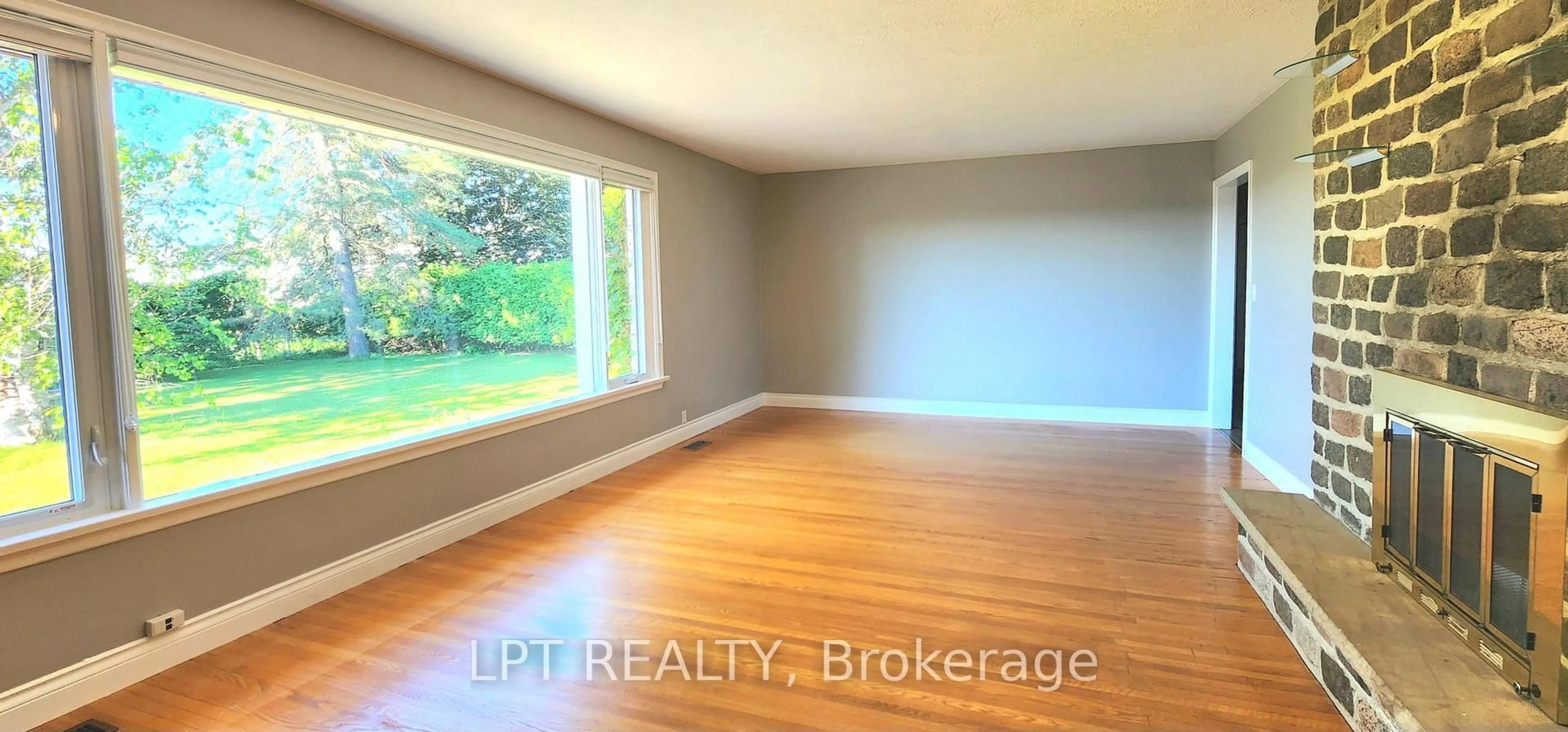 A pic of a room for 585 Mapleview Dr, Barrie Ontario L9J 0C3