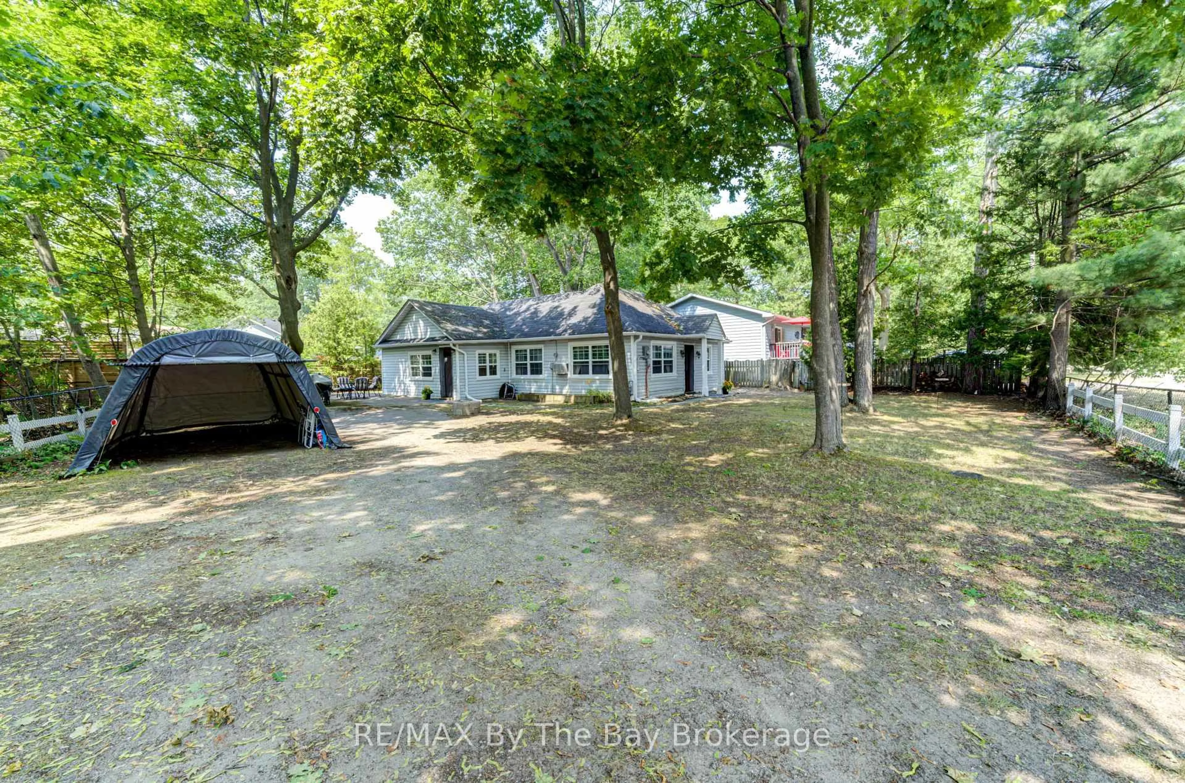 A pic from outside/outdoor area/front of a property/back of a property/a pic from drone, street for 110 24TH St, Wasaga Beach Ontario L9Z 2E7