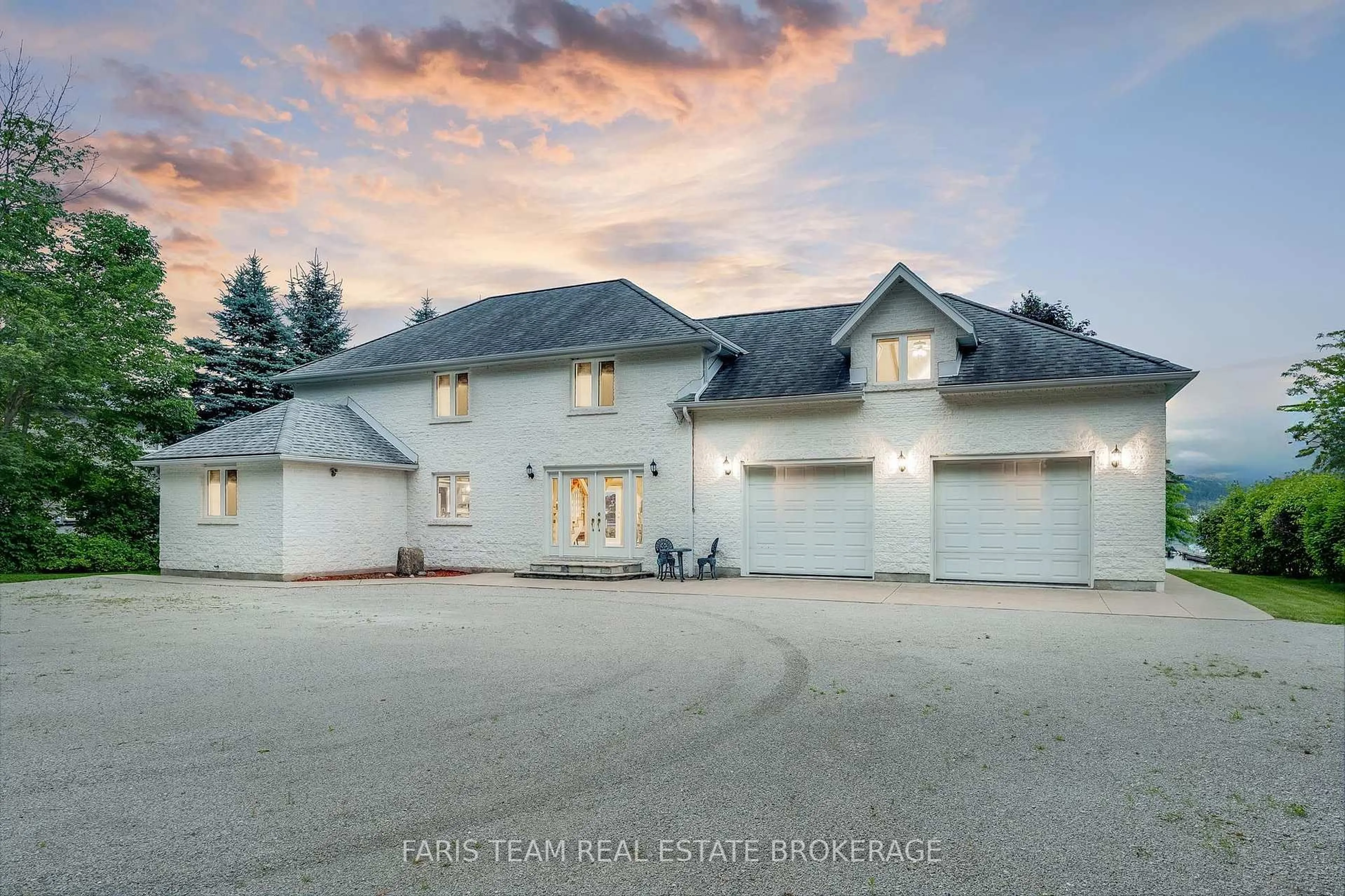 A pic from outside/outdoor area/front of a property/back of a property/a pic from drone, street for 187 Champlain Rd, Penetanguishene Ontario L9M 1S2