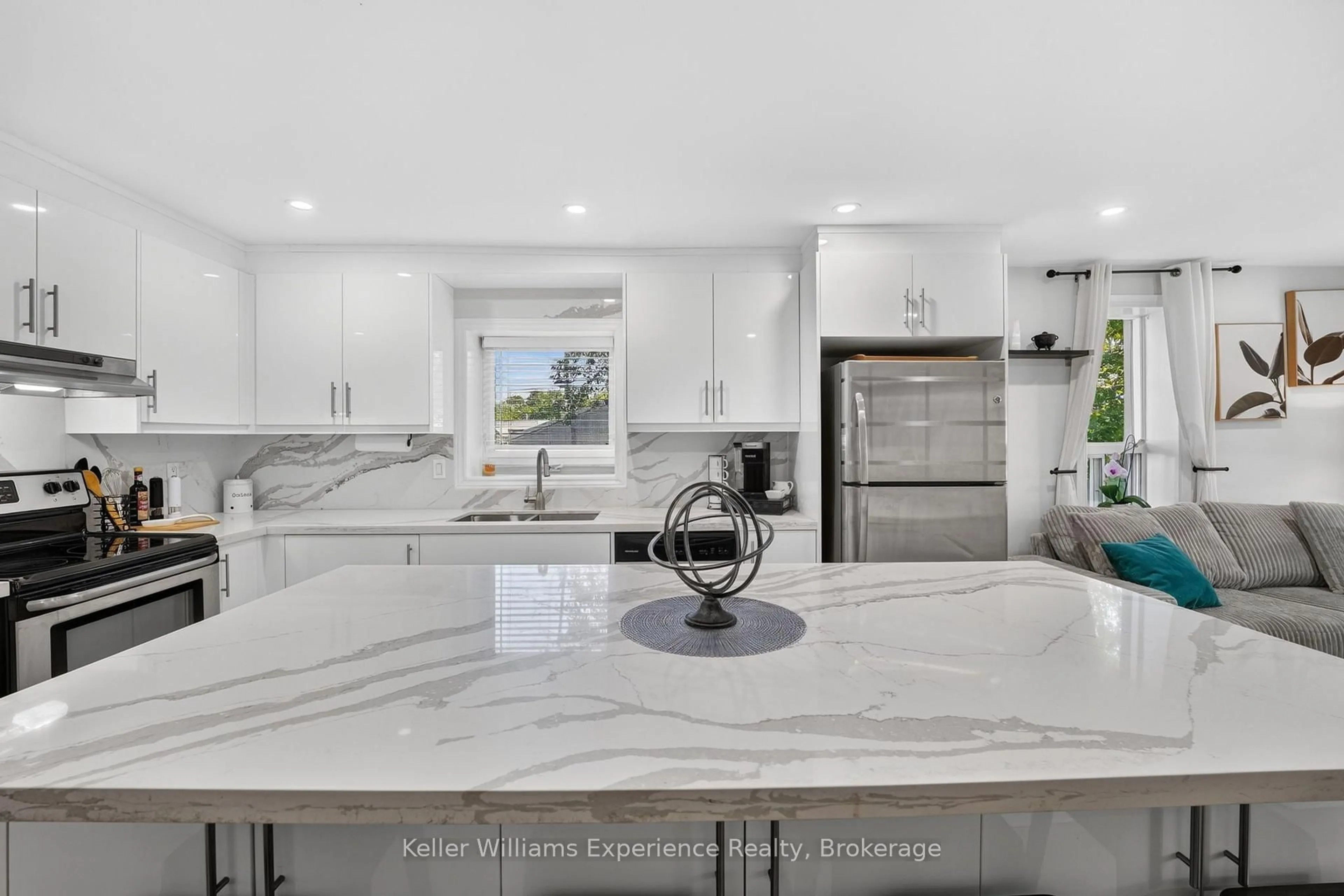 Contemporary kitchen, ceramic/tile floor for 680 Ontario St, Midland Ontario L4R 1A4