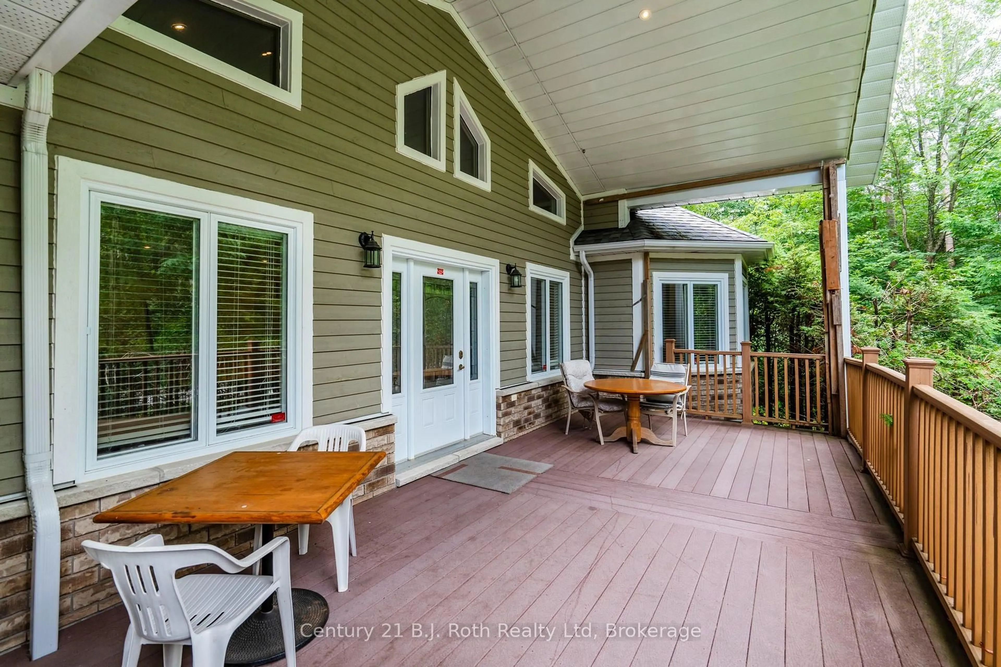 Patio, unknown for 11 Rue Karola Rd, Tiny Ontario L0L 2J0
