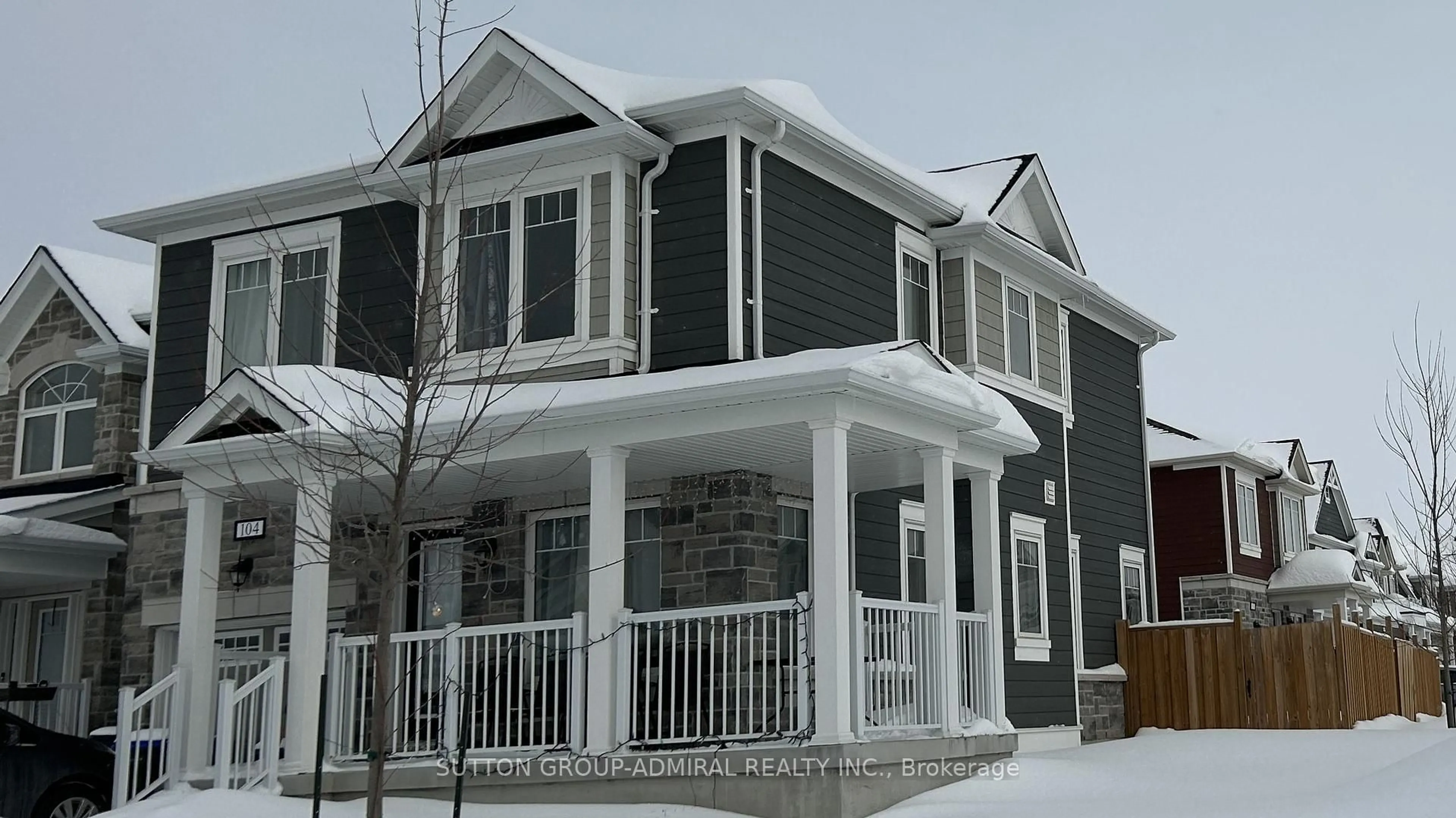 Home with vinyl exterior material, street for 104 Village Gate Dr, Wasaga Beach Ontario L9Z 0J7