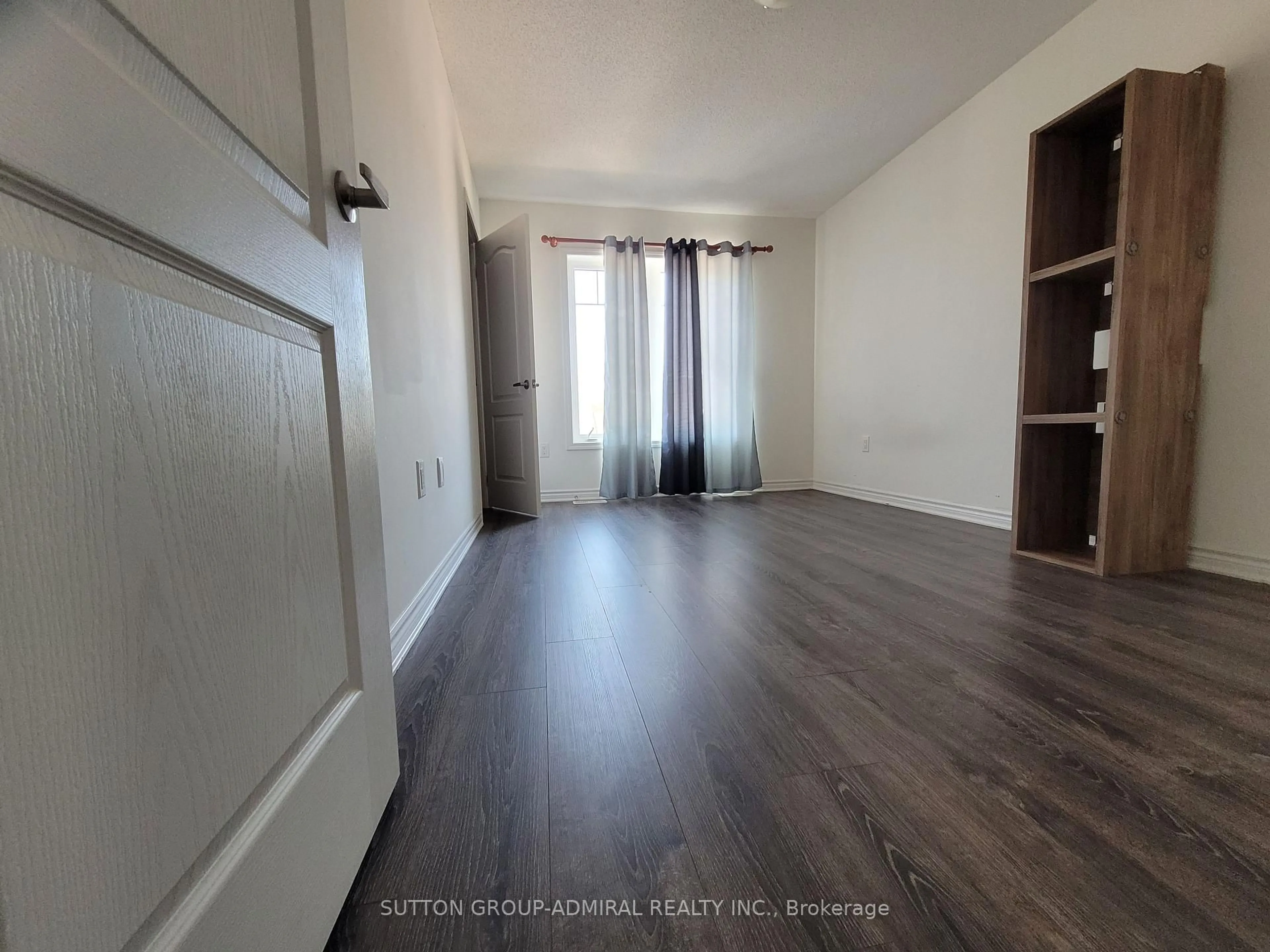 A pic of a room for 104 Village Gate Dr, Wasaga Beach Ontario L9Z 0J7