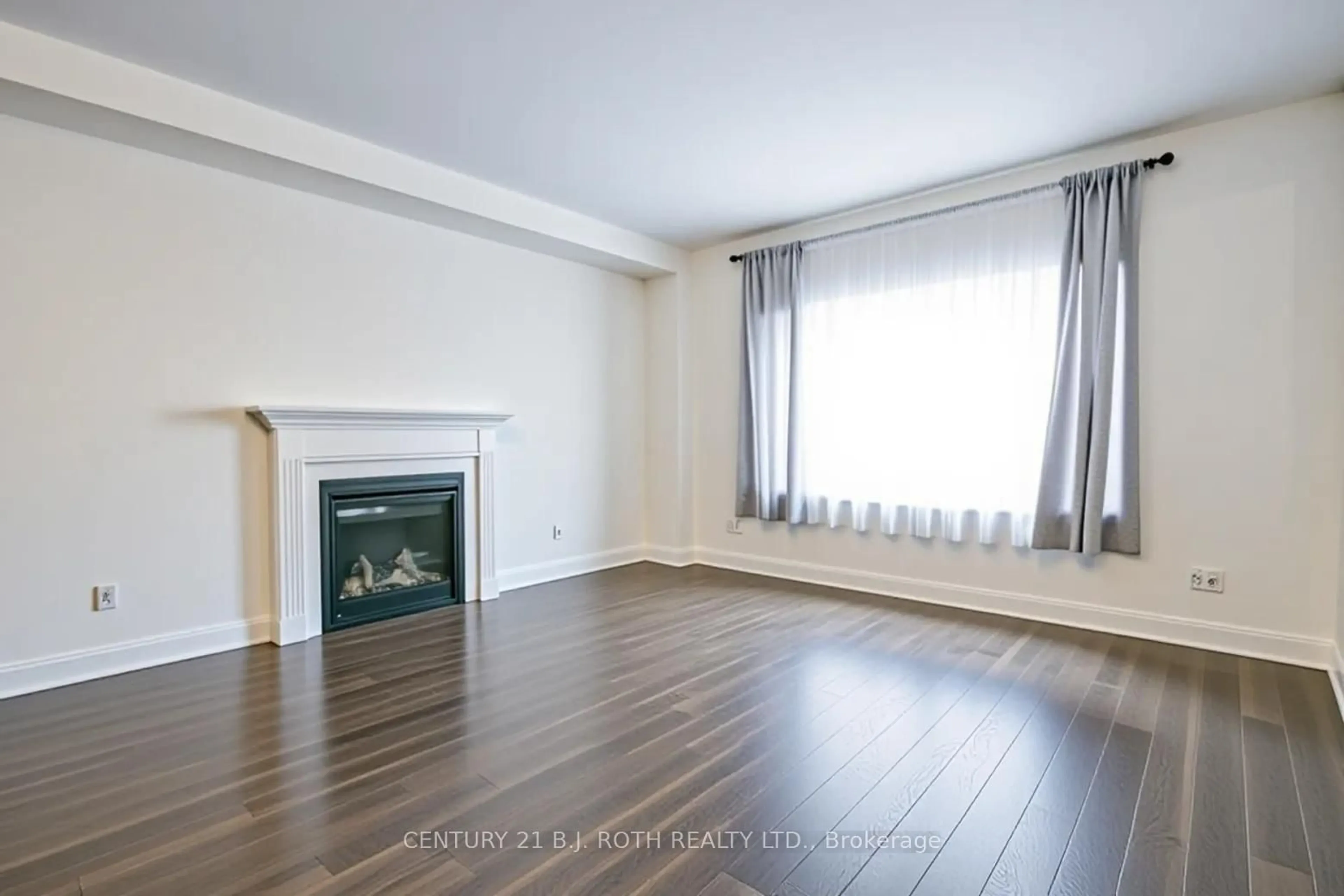 A pic of a room for 5 Cypress Point St, Barrie Ontario L4N 6J9