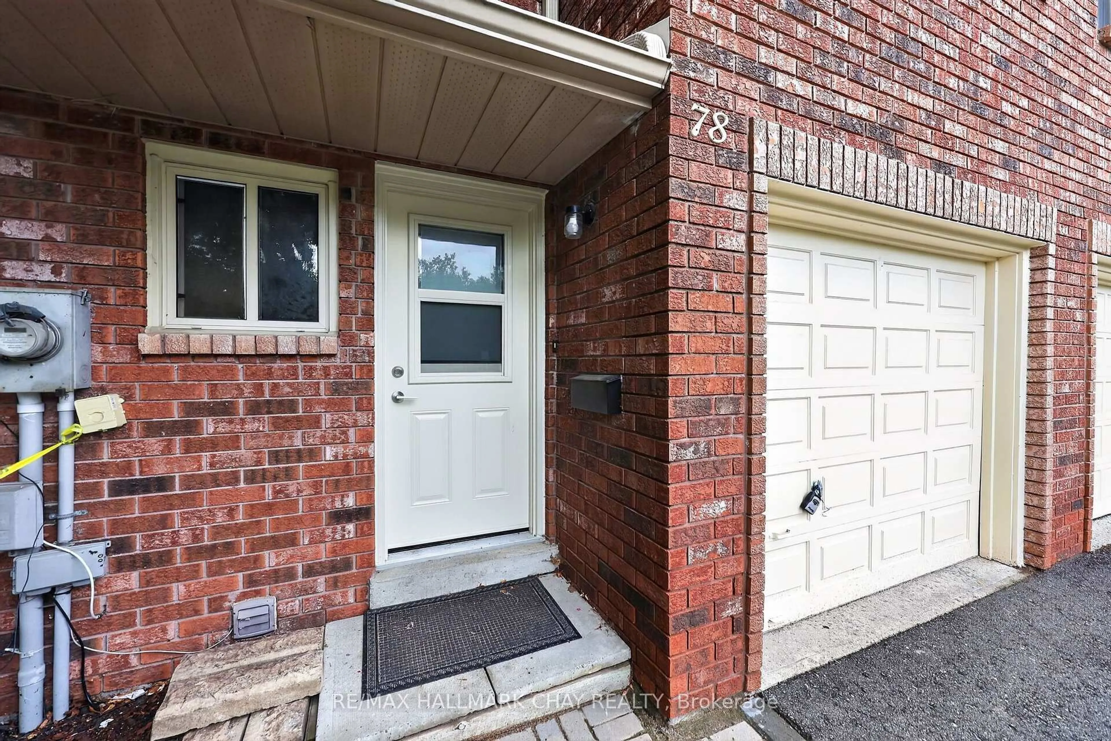 Home with brick exterior material, street for 78 Loggers Ru, Barrie Ontario L4N 6W8